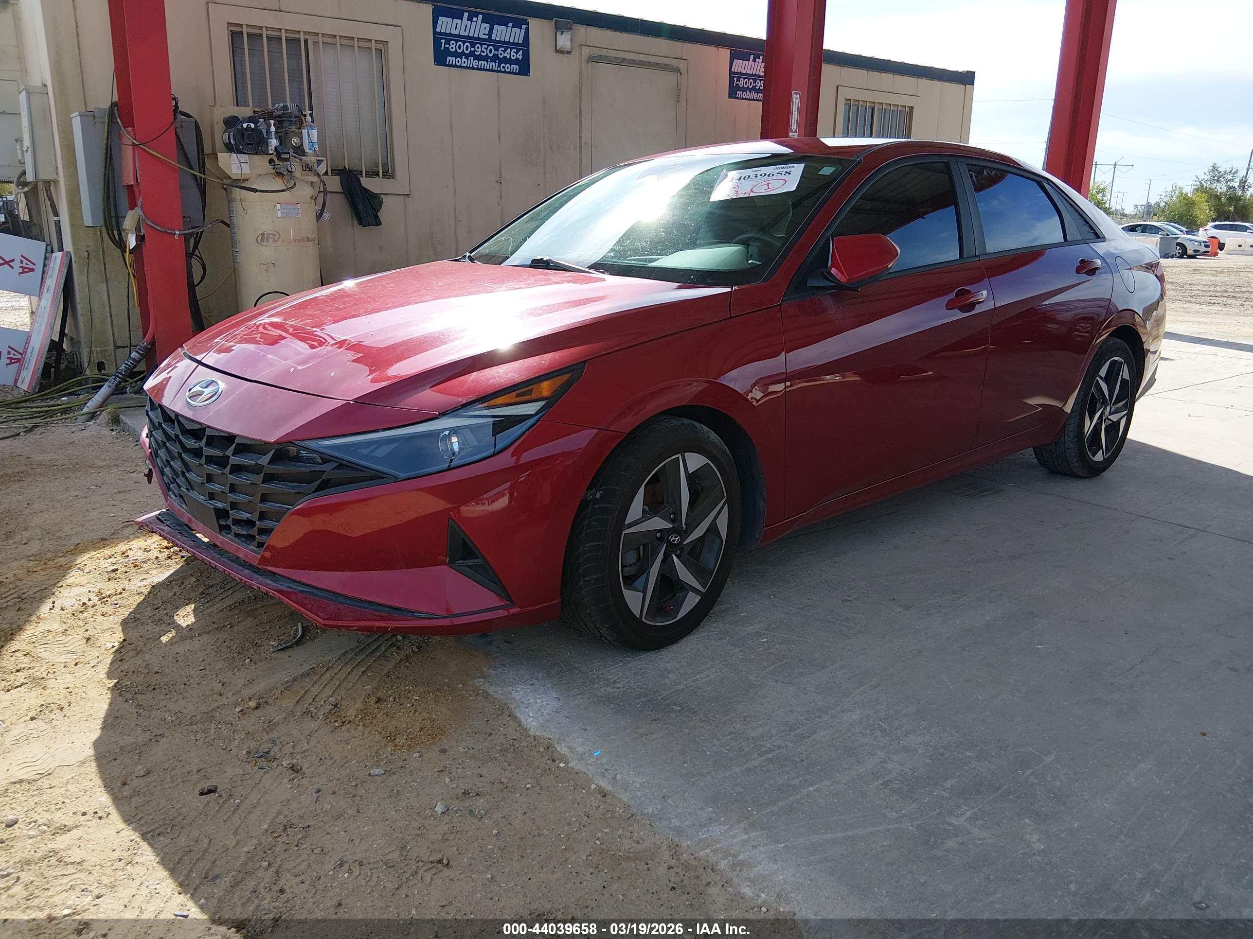 HYUNDAI ELANTRA image 2