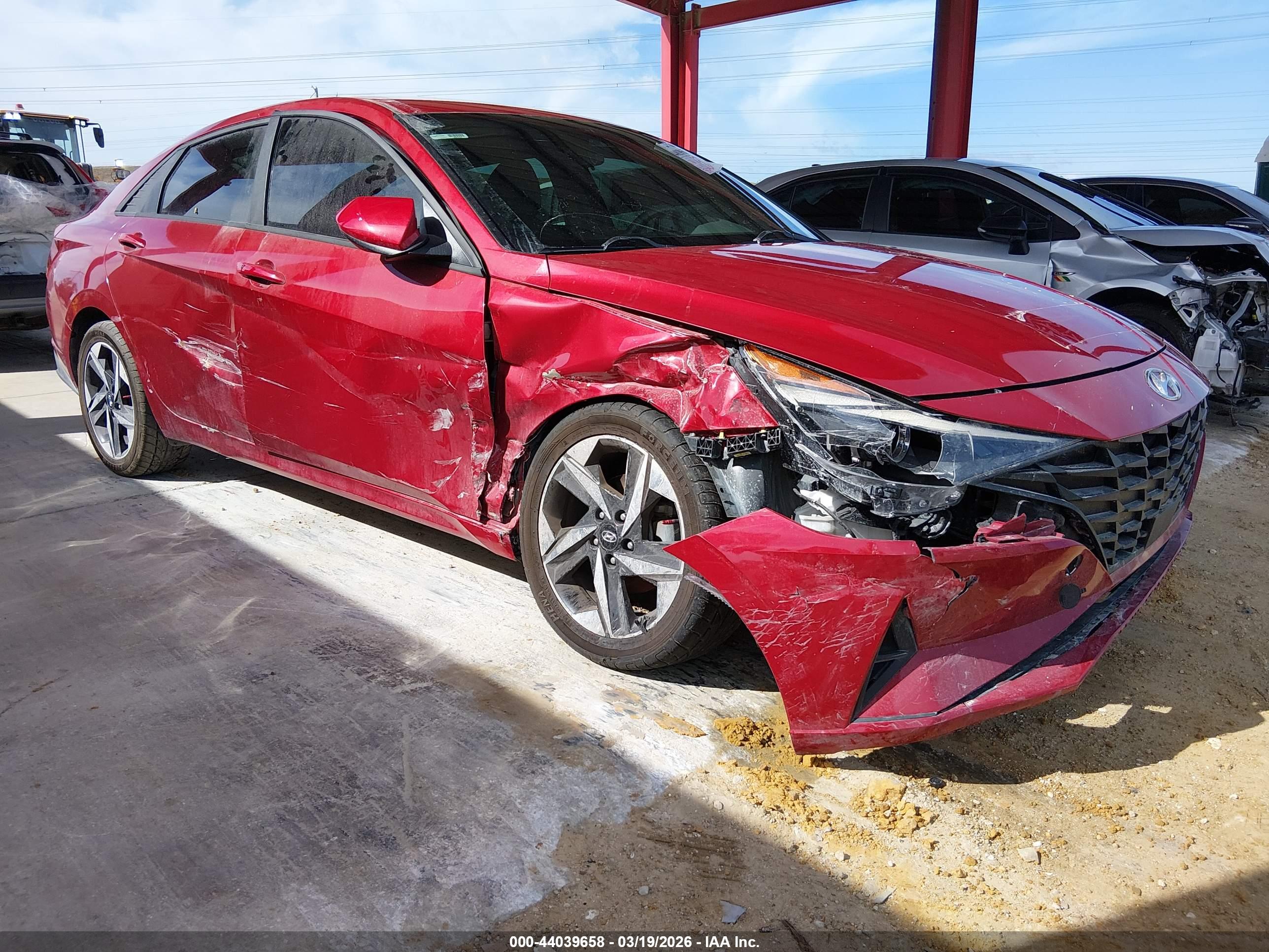 HYUNDAI ELANTRA image 6