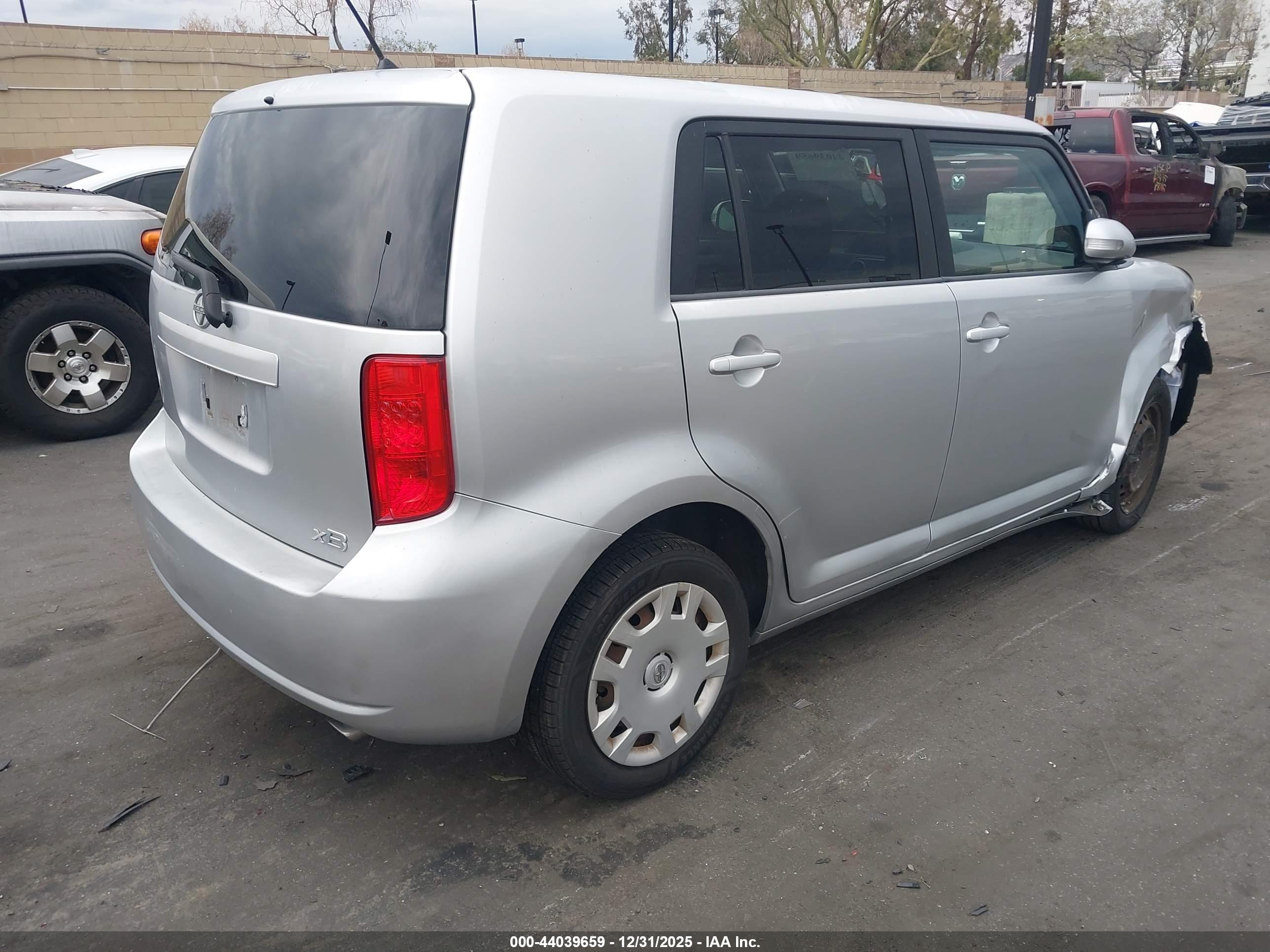 SCION XB image 4