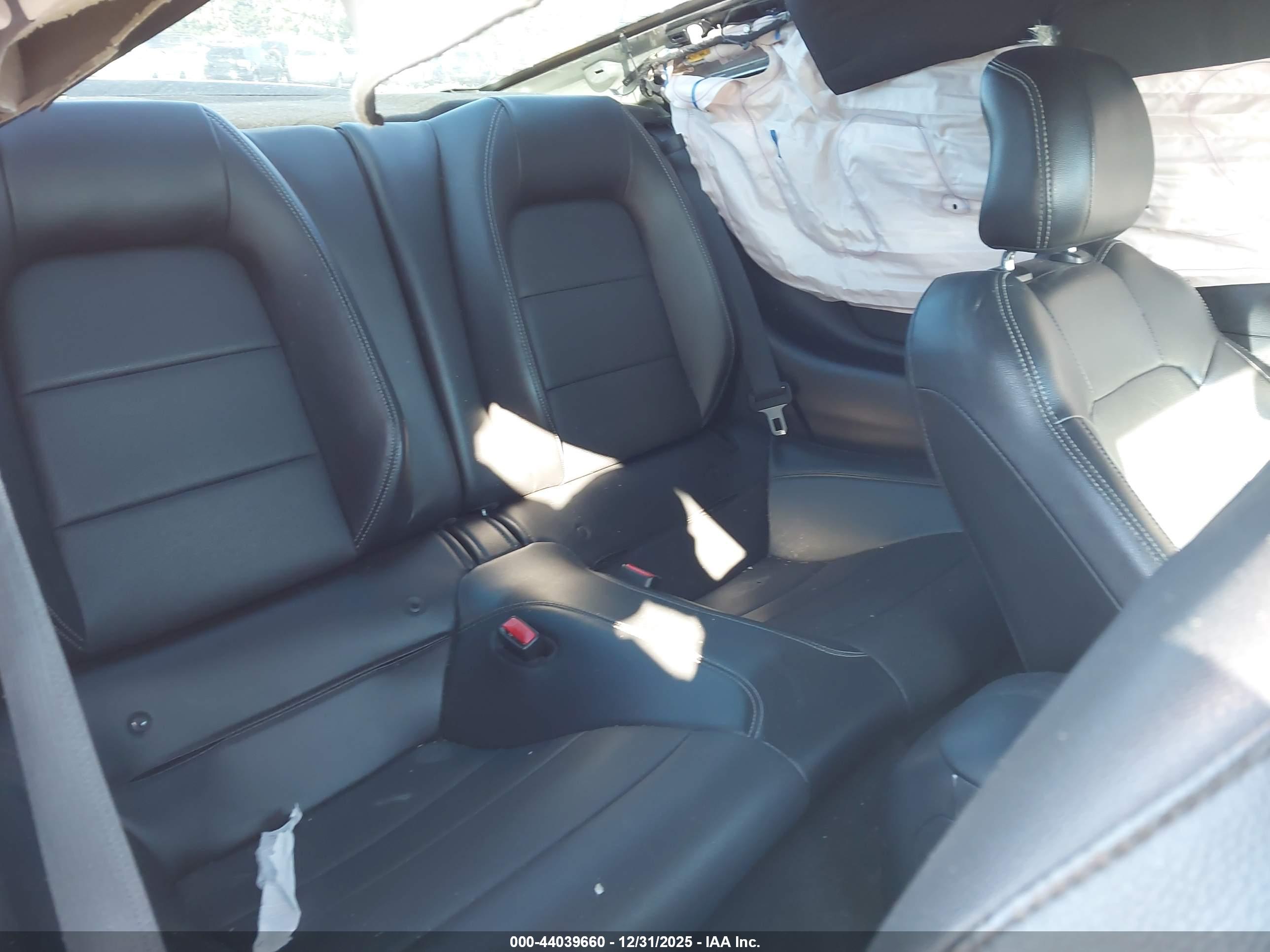 FORD MUSTANG image 8