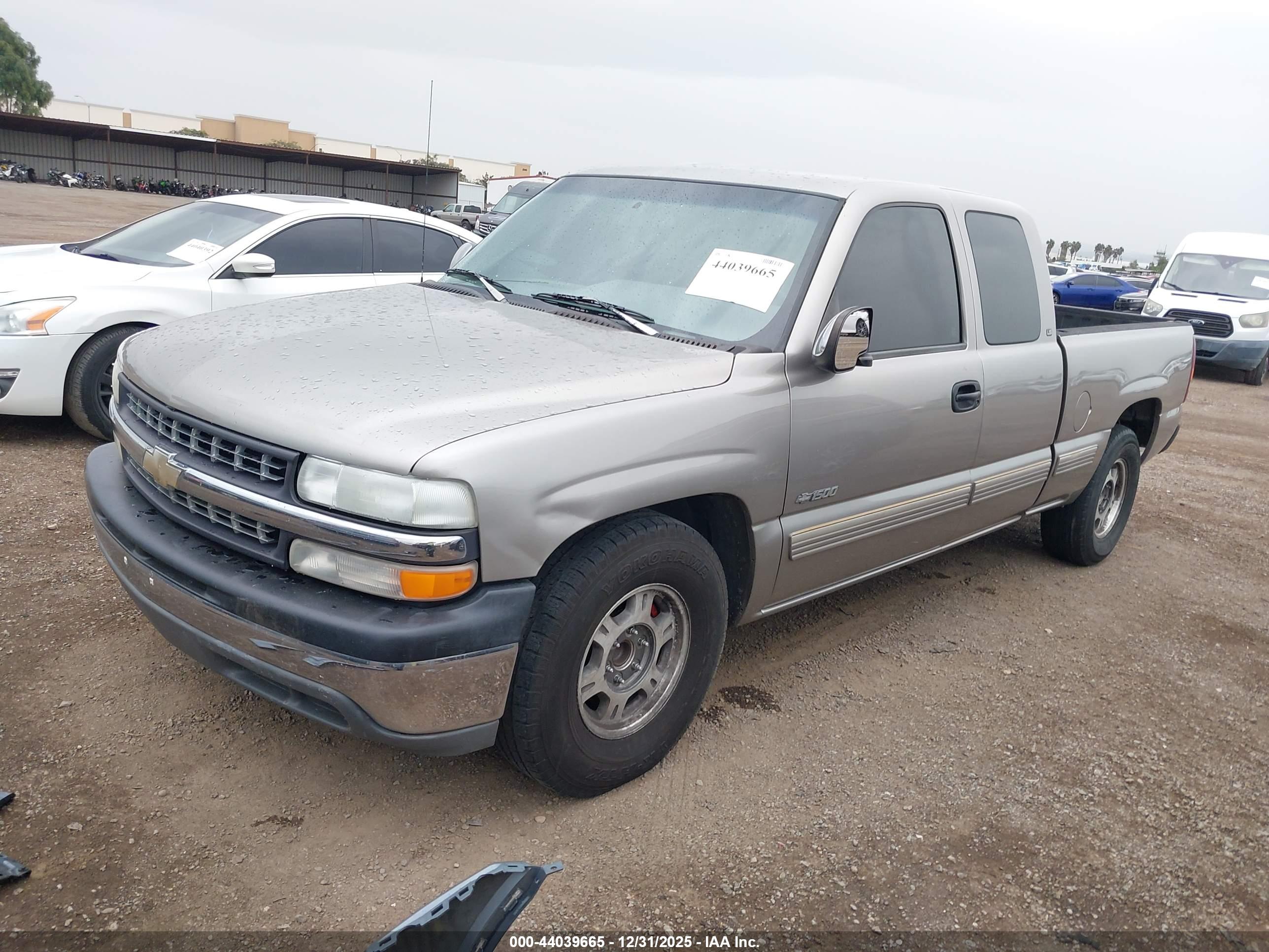 CHEVROLET SILVERADO image 2