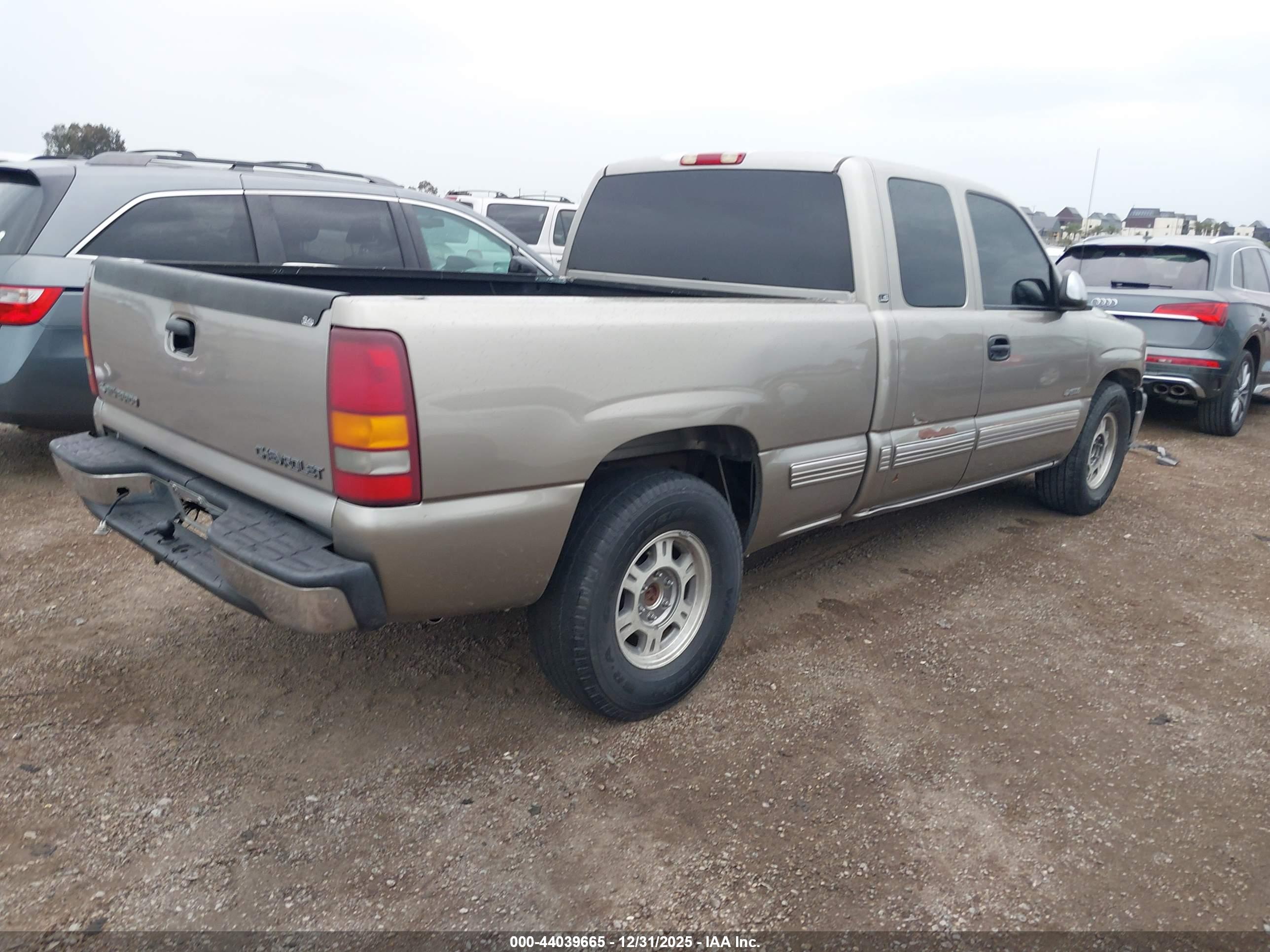CHEVROLET SILVERADO image 4