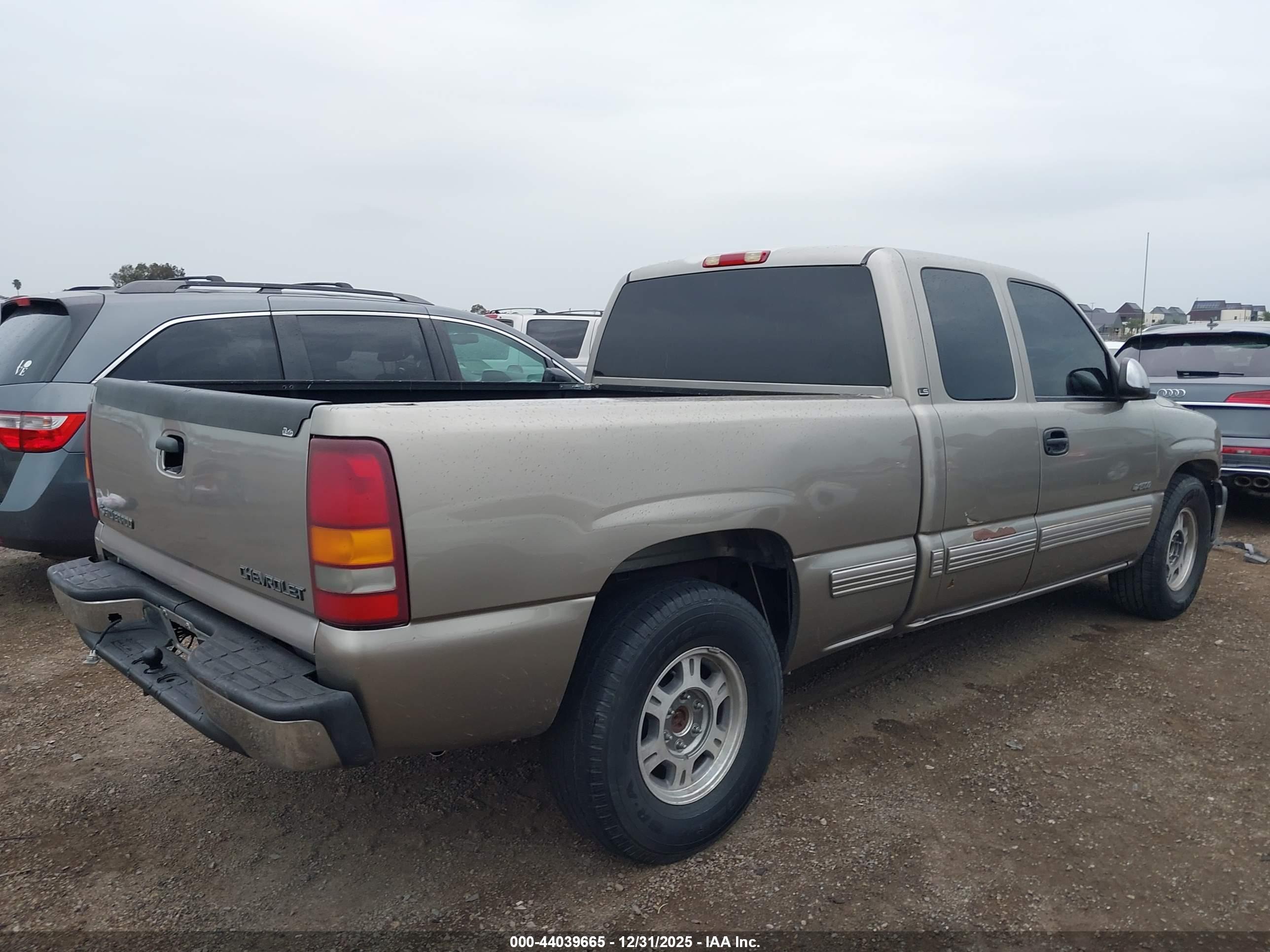 CHEVROLET SILVERADO image 6
