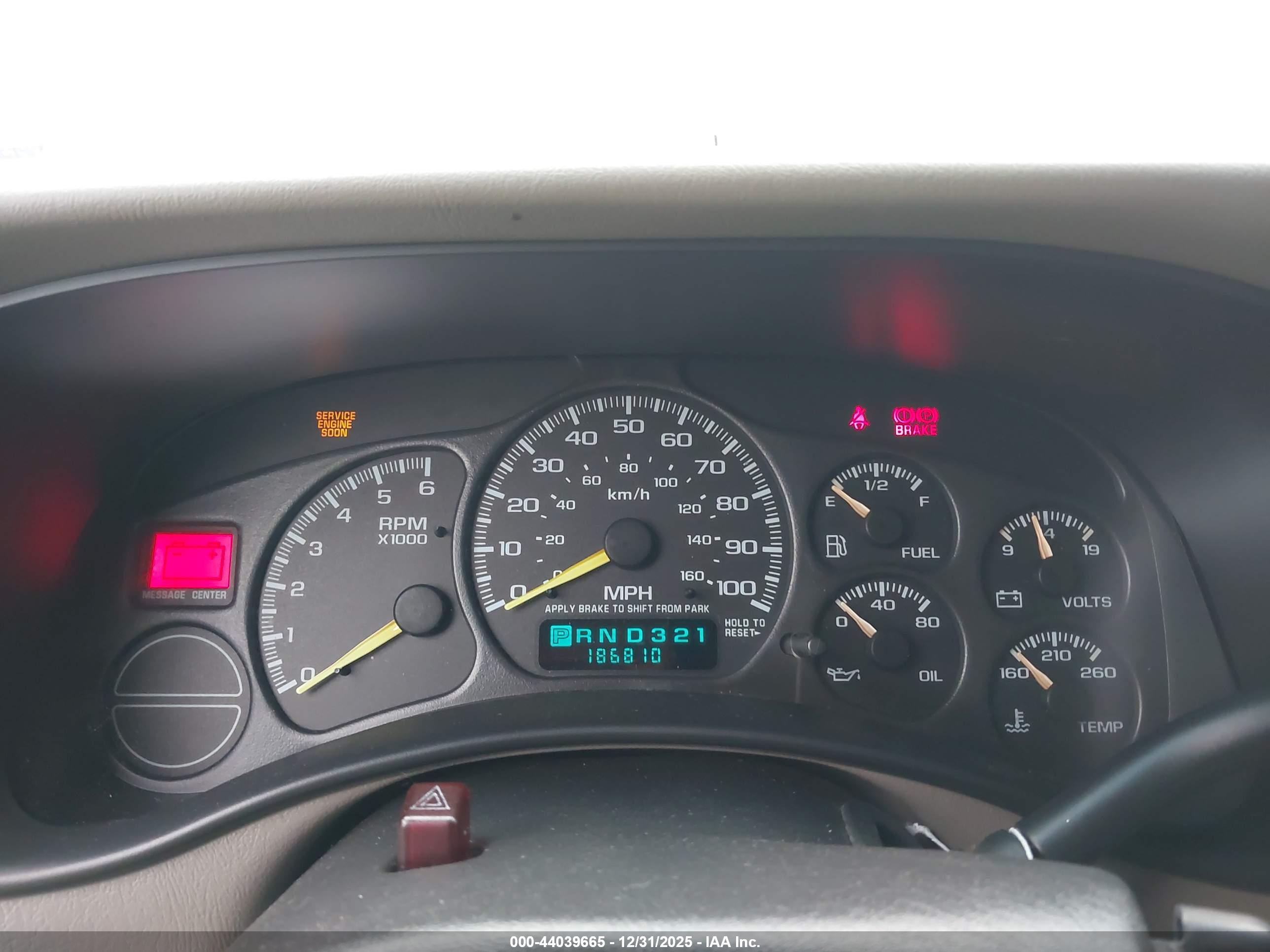 CHEVROLET SILVERADO image 7