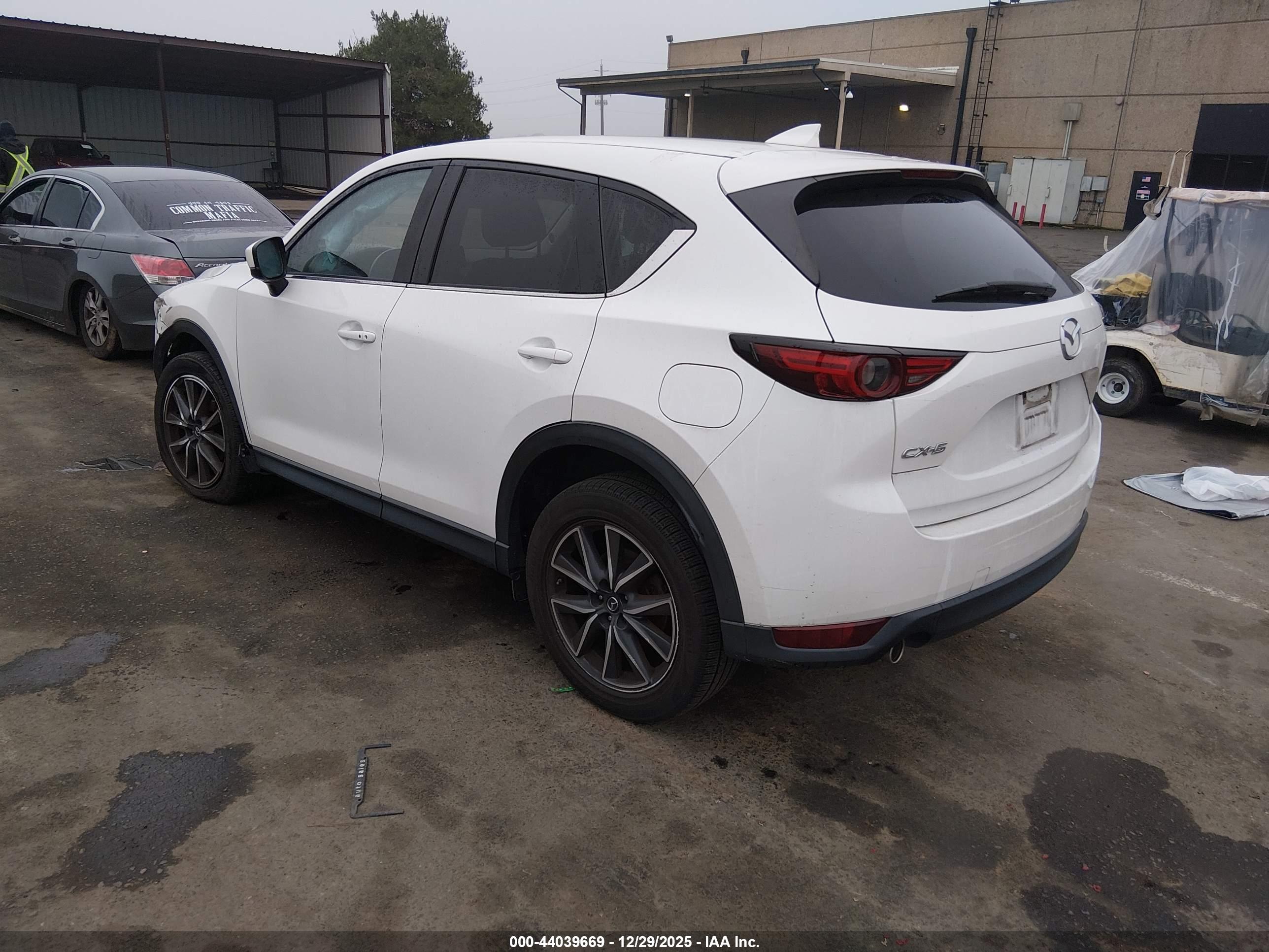 MAZDA CX-5 image 3