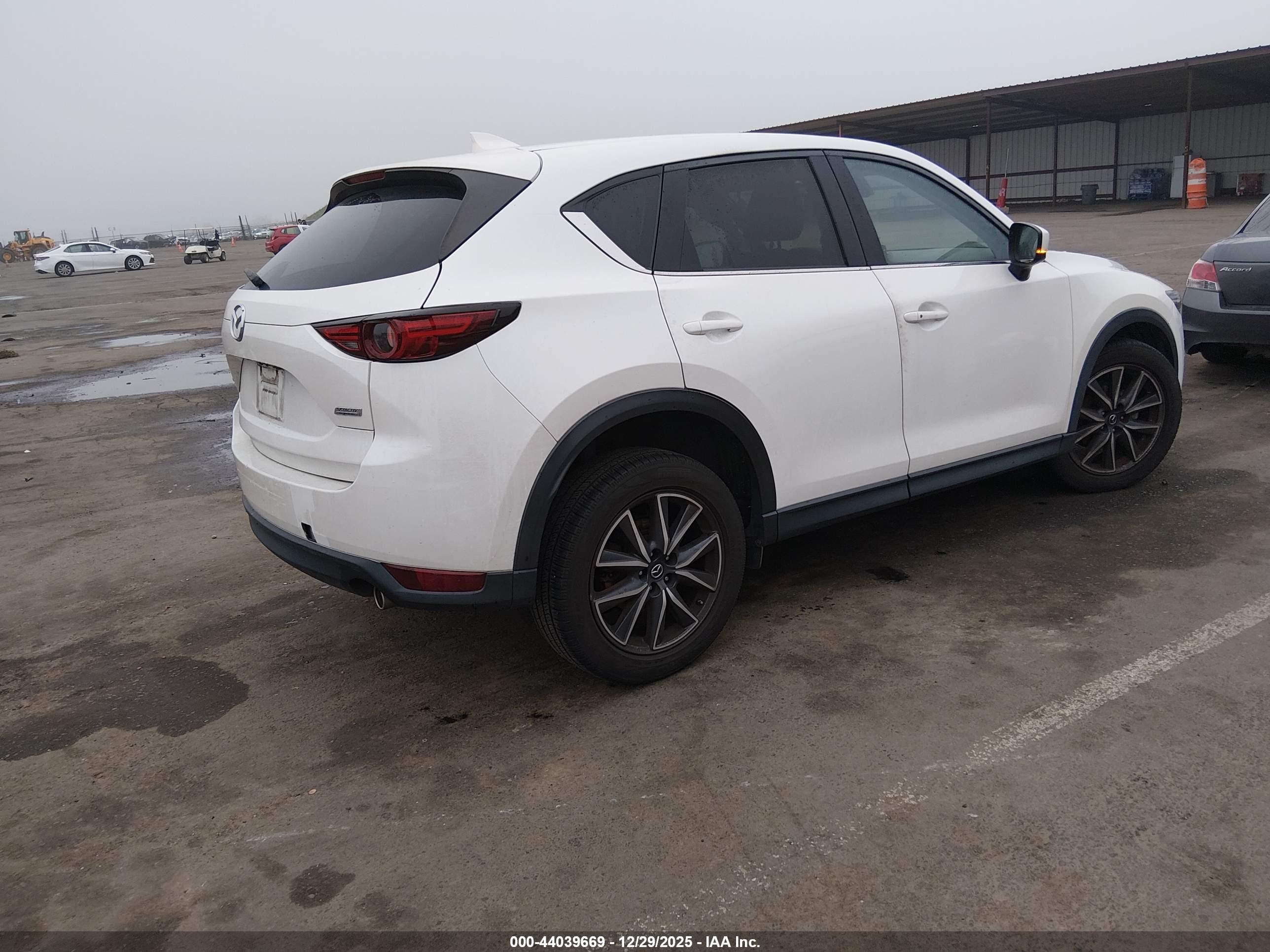 MAZDA CX-5 image 4