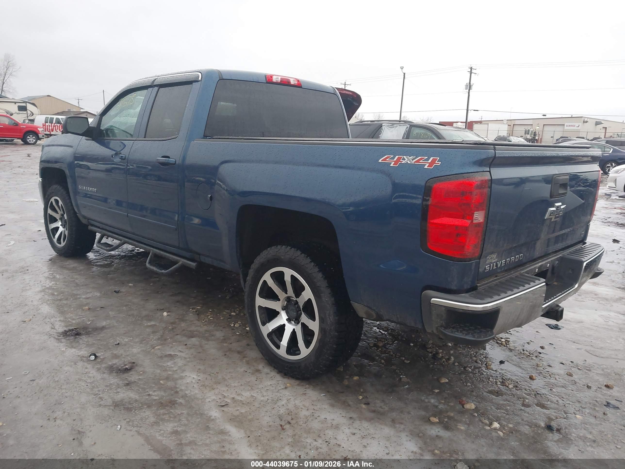 CHEVROLET SILVERADO image 3