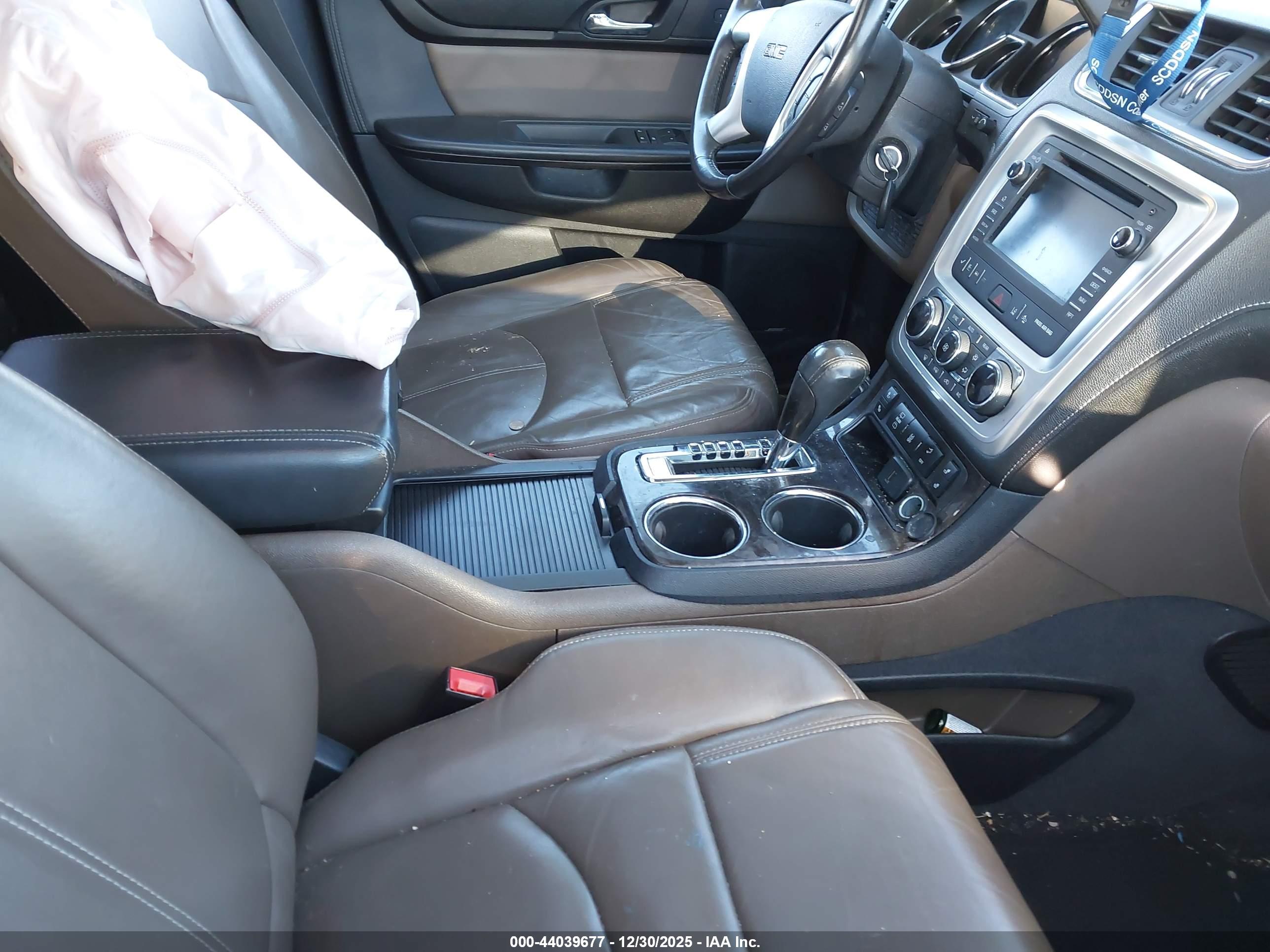 GMC ACADIA image 5