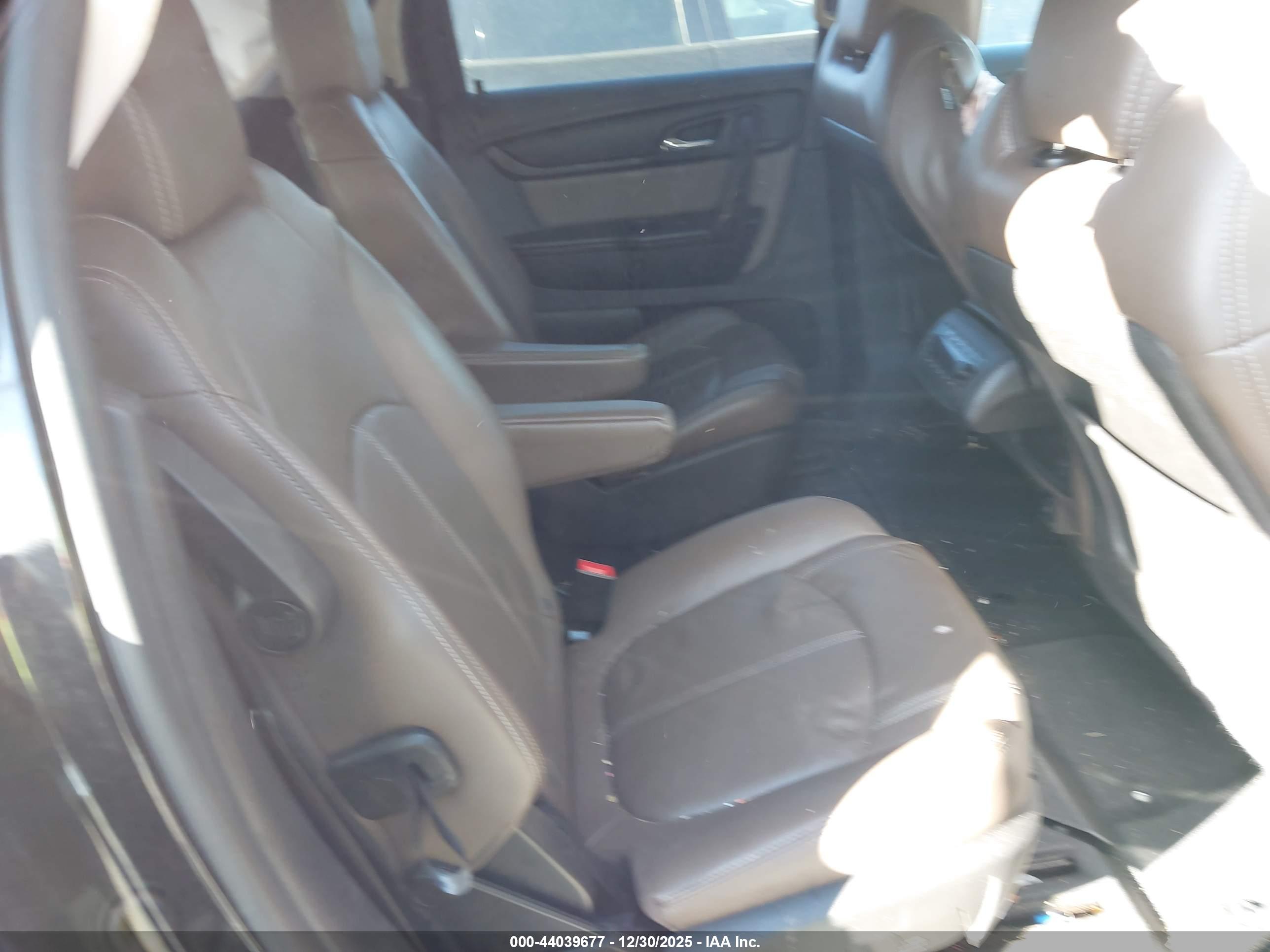 GMC ACADIA image 8