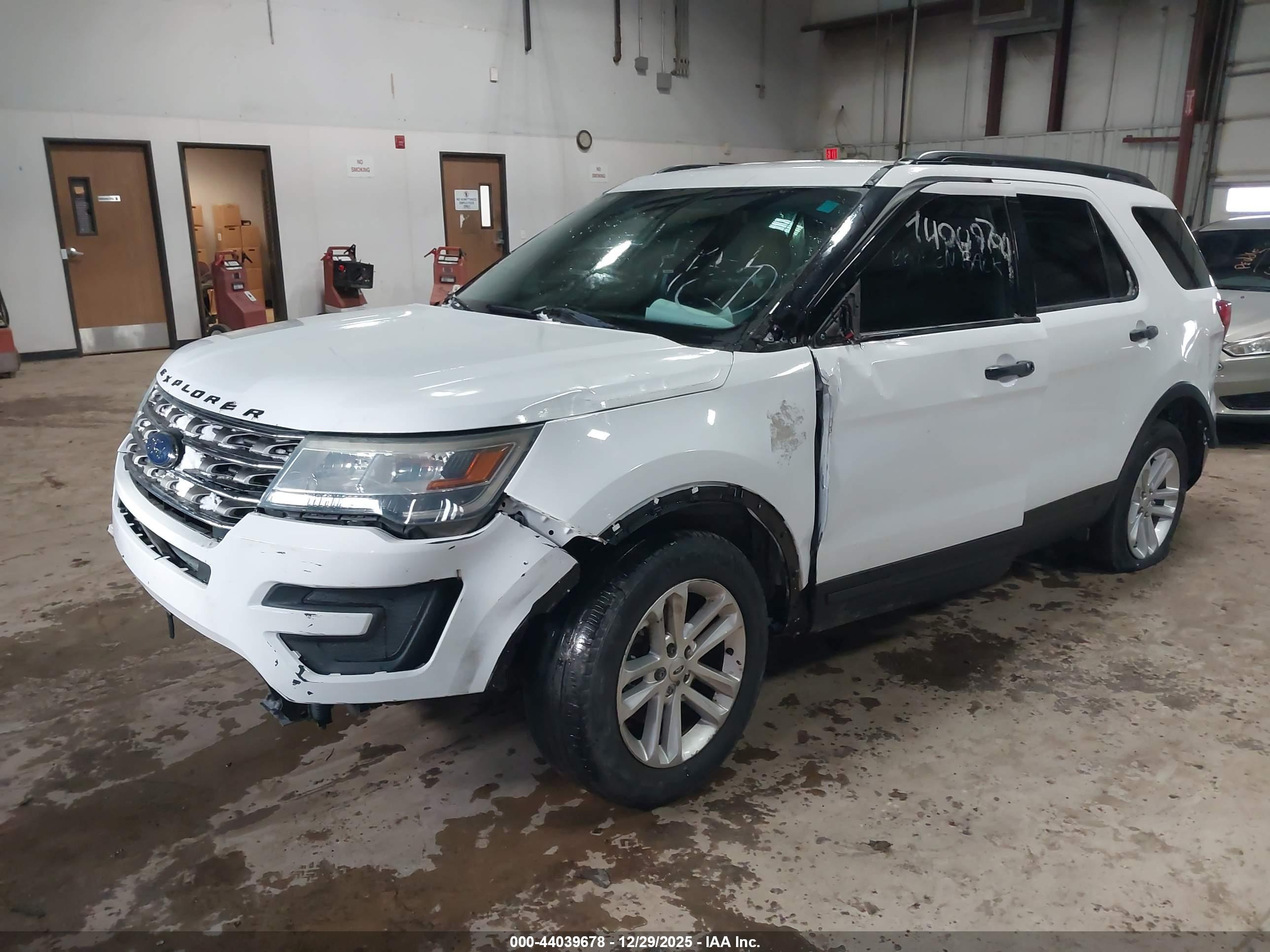 FORD EXPLORER image 2