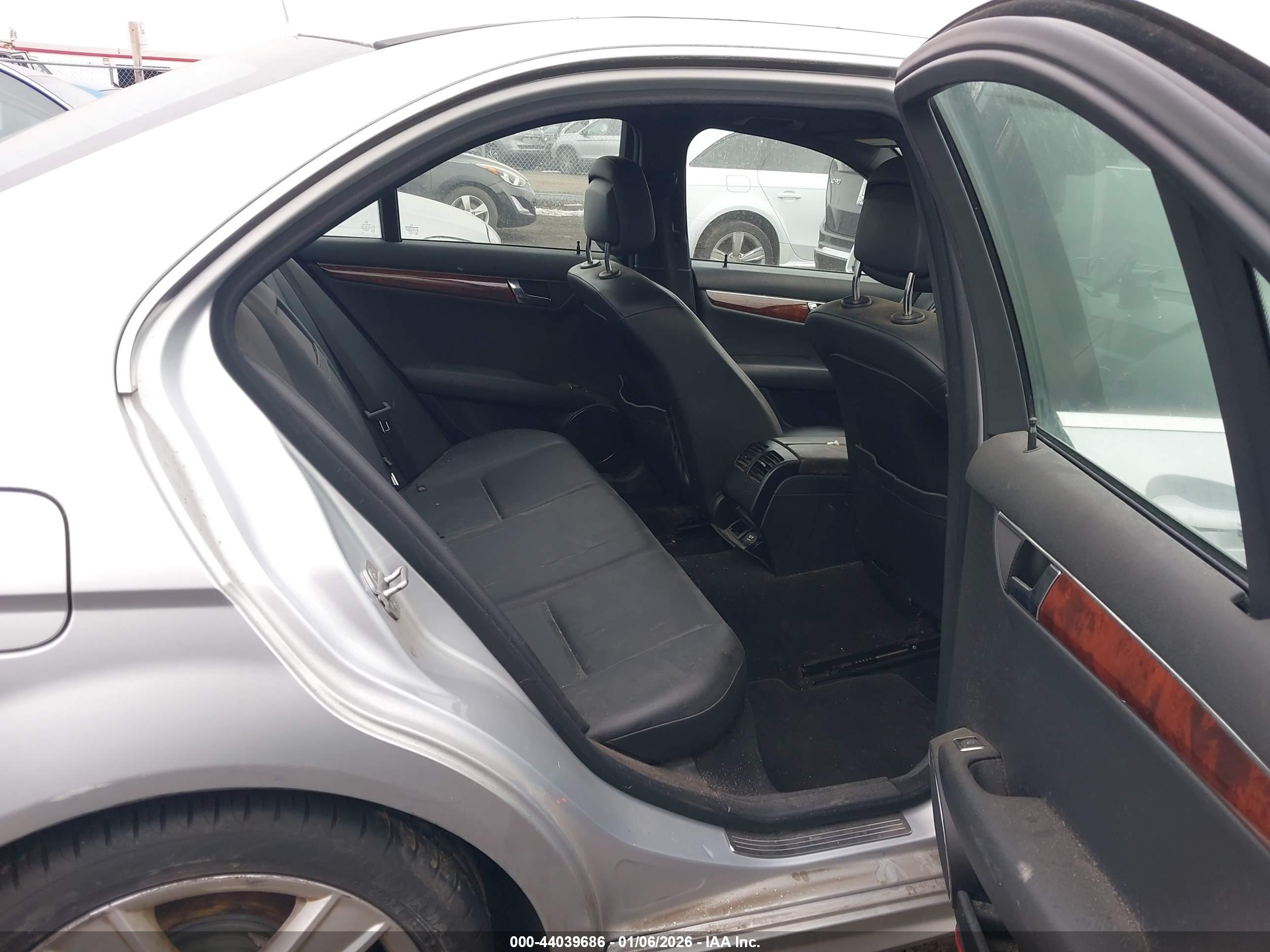 MERCEDES-BENZ C image 8