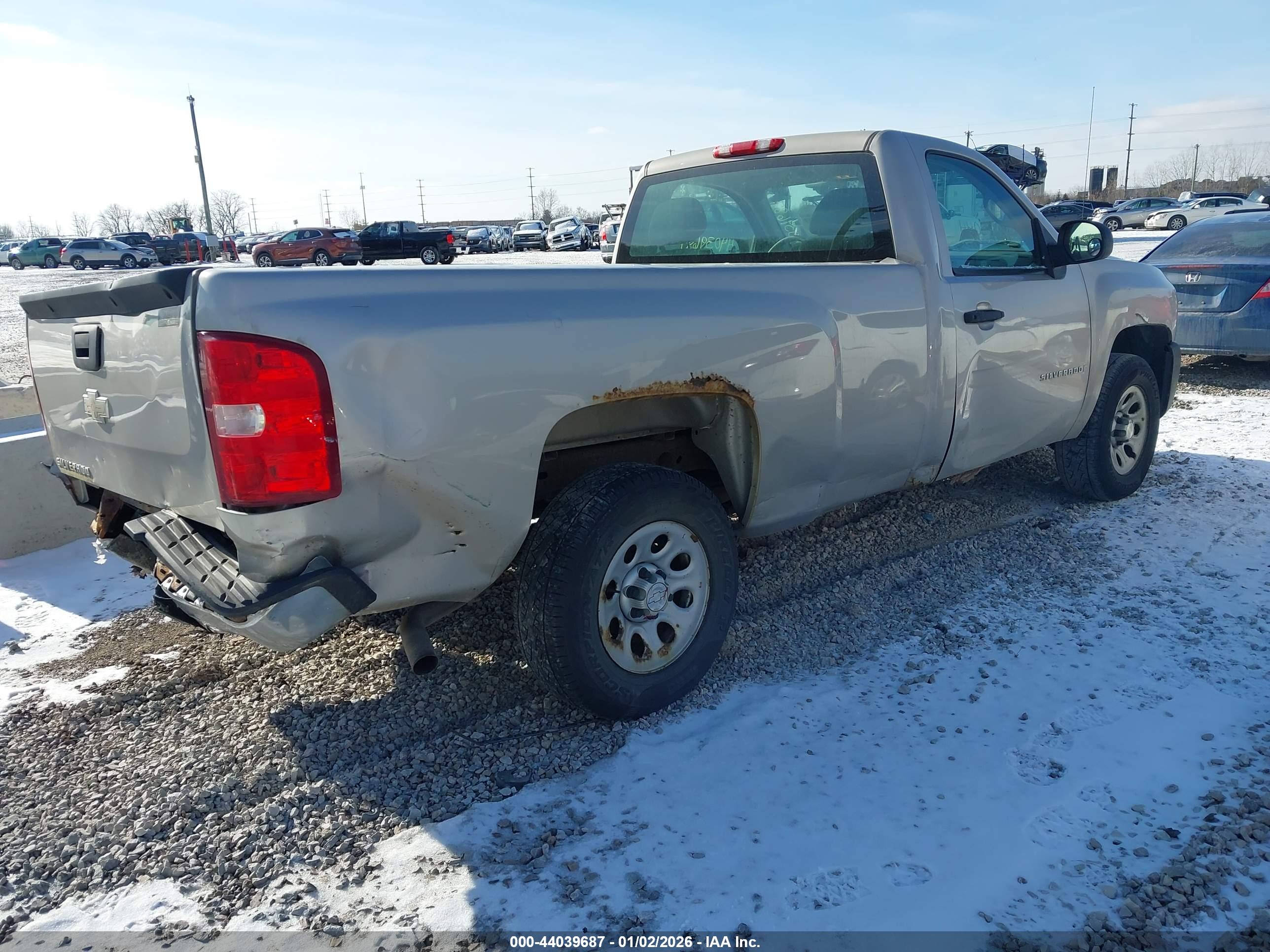 CHEVROLET SILVERADO image 4