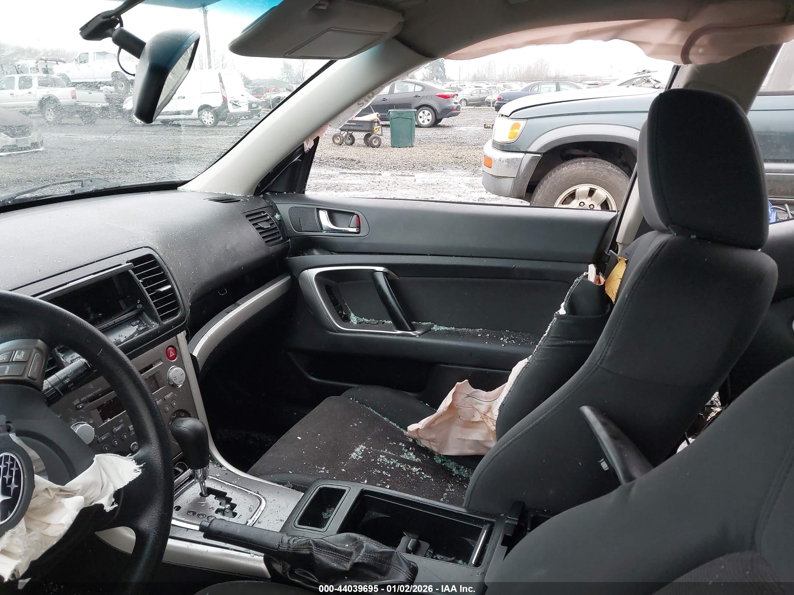 SUBARU OUTBACK image 5