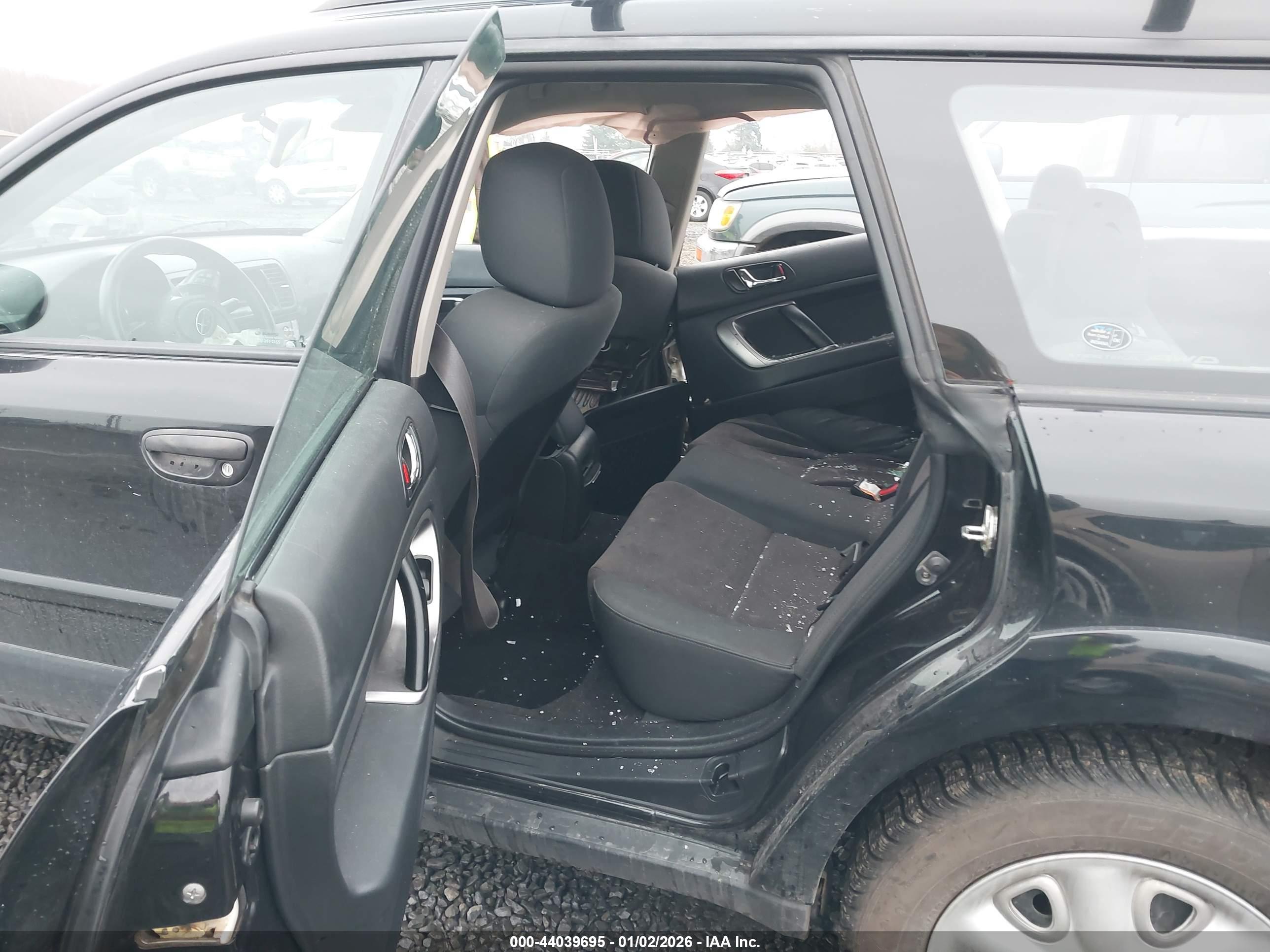 SUBARU OUTBACK image 8