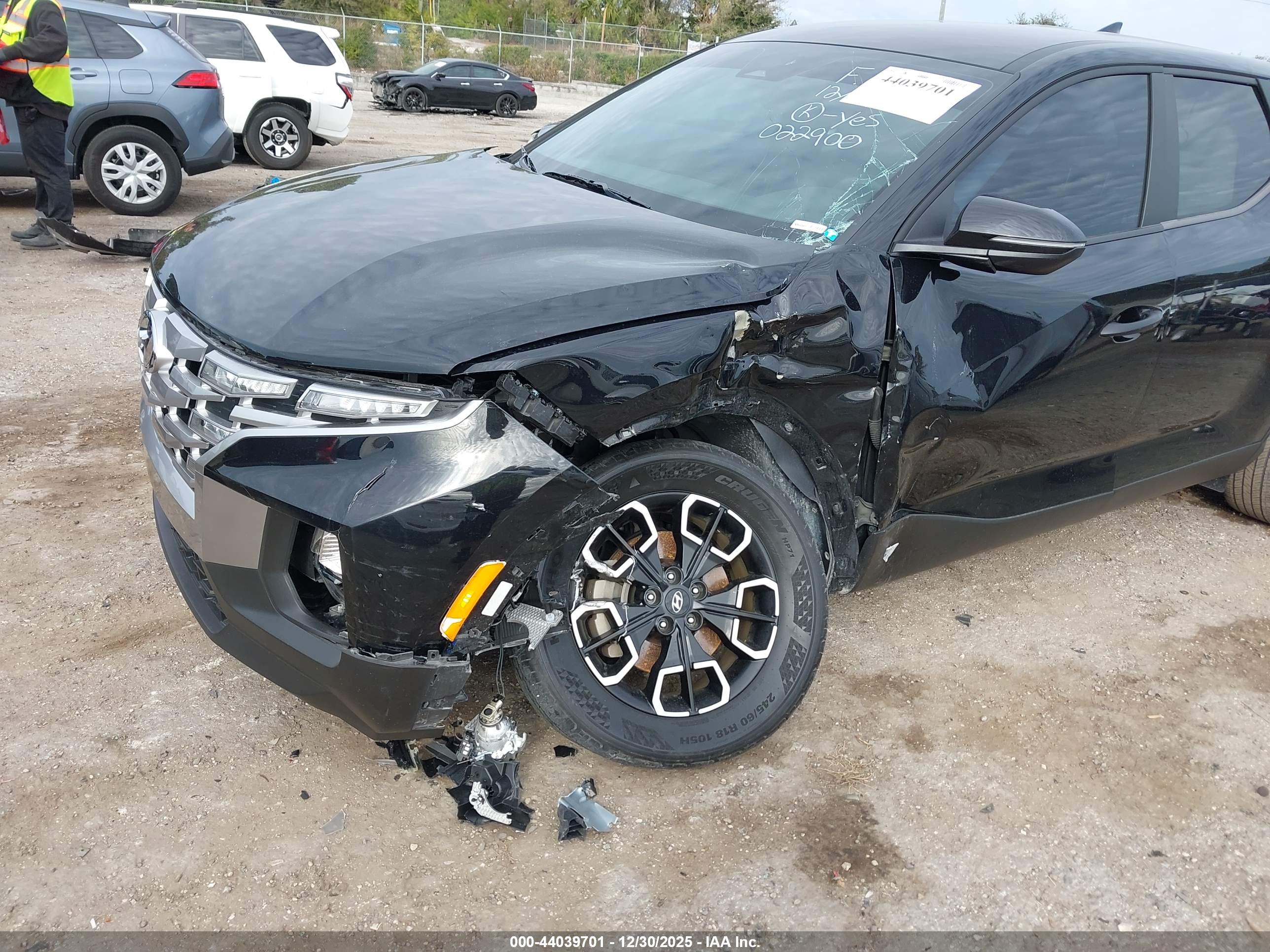 HYUNDAI SANTA image 6