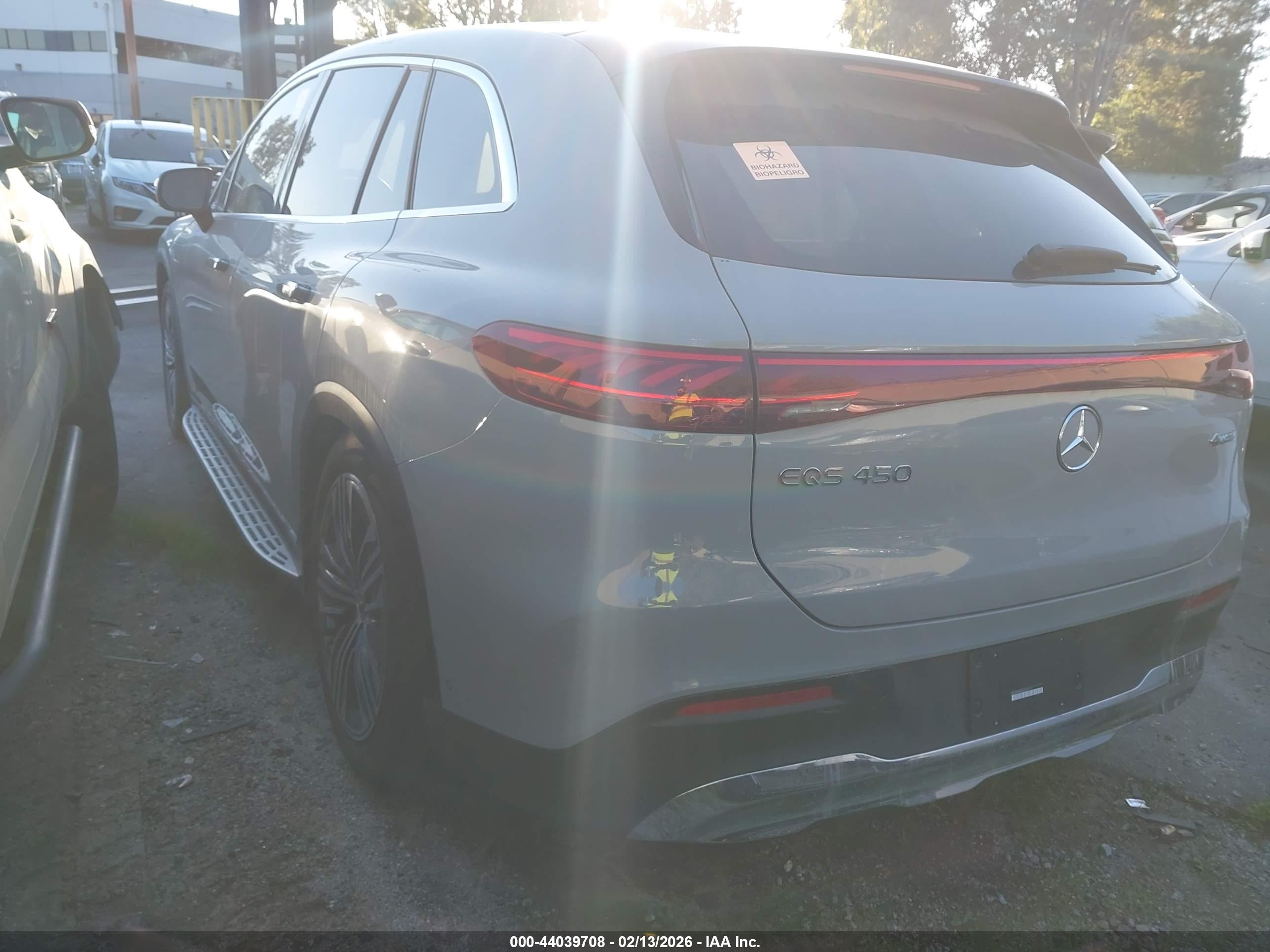 MERCEDES-BENZ EQS image 3