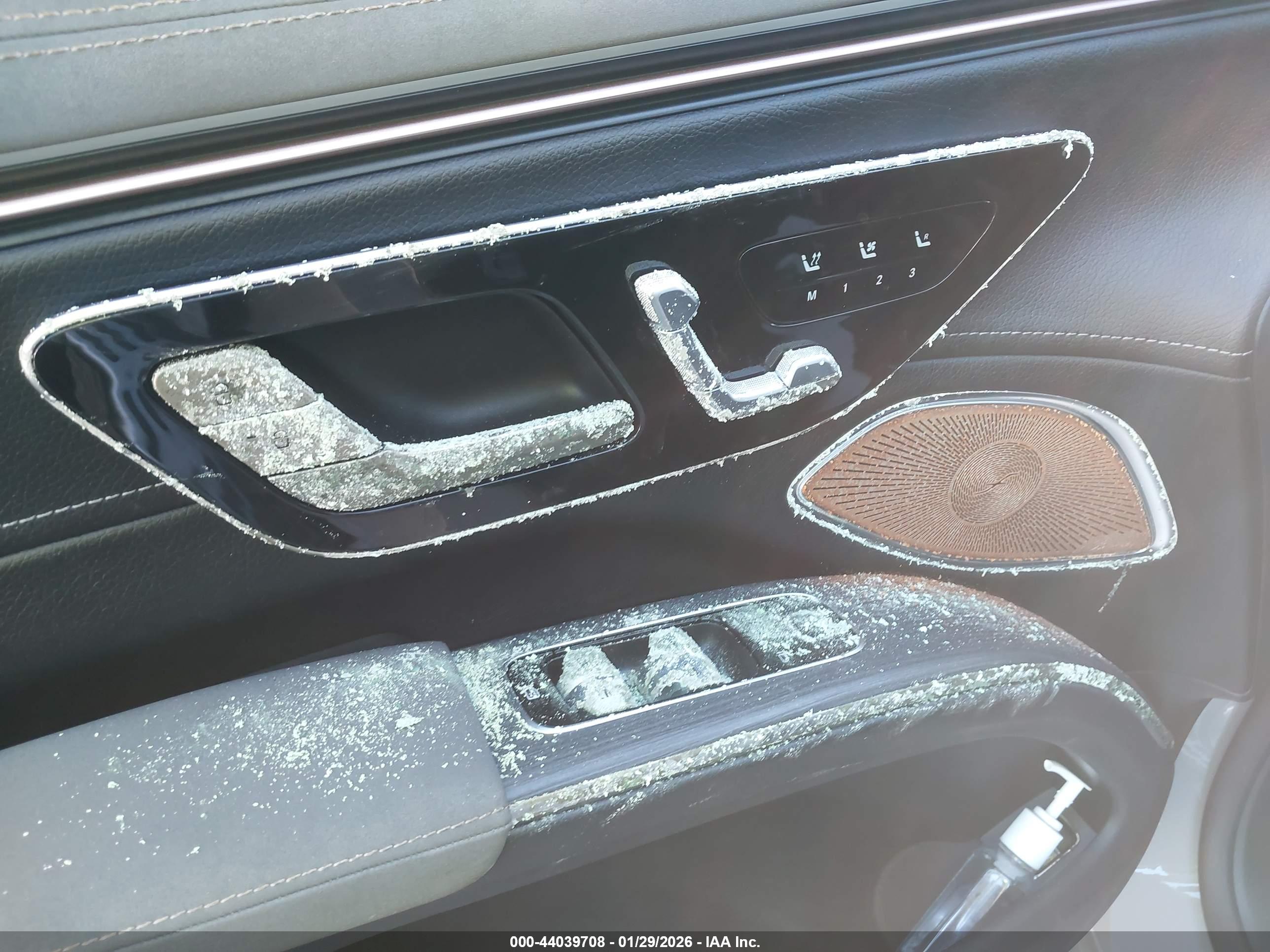 MERCEDES-BENZ EQS image 6