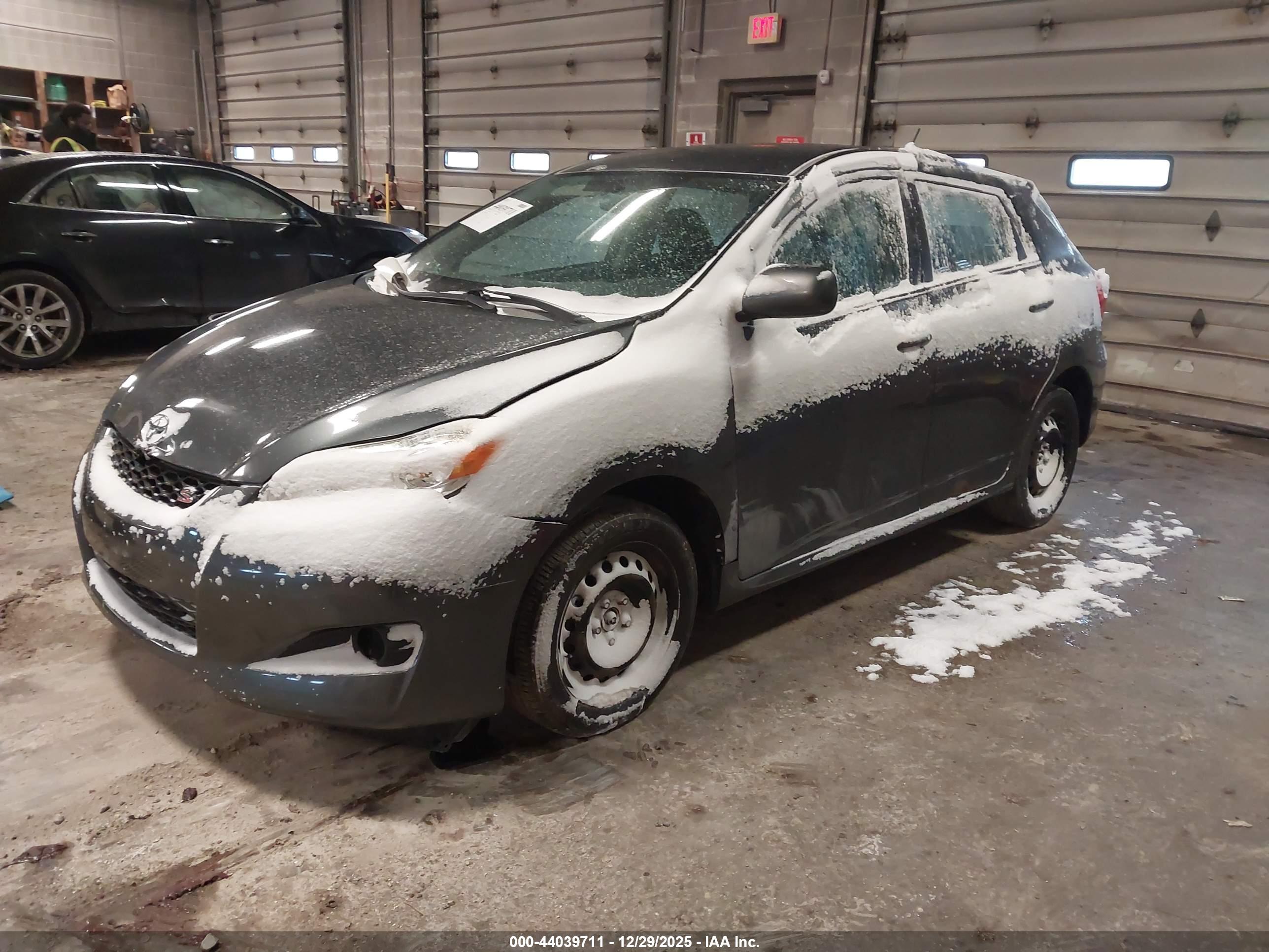 TOYOTA MATRIX image 2