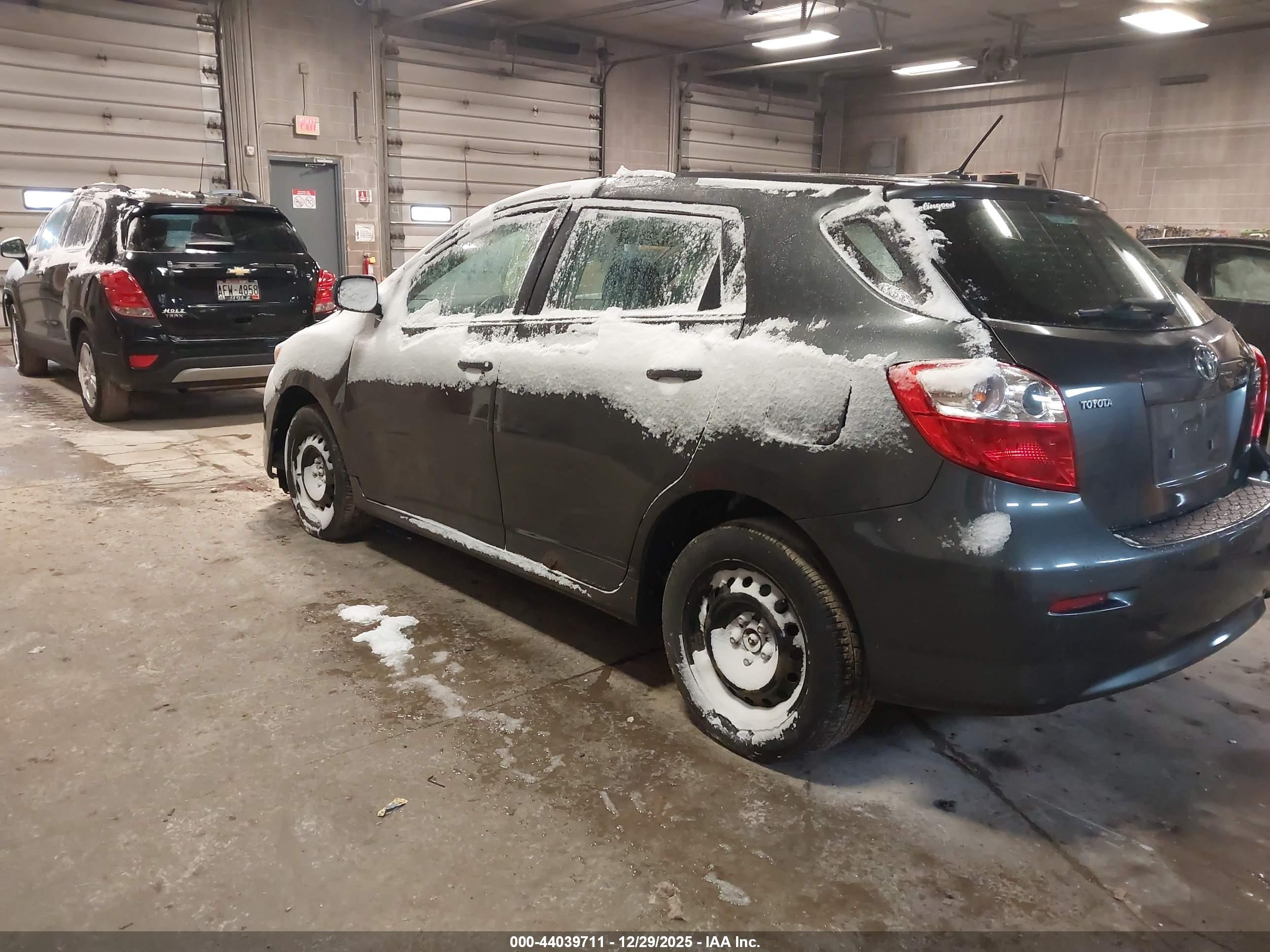 TOYOTA MATRIX image 3