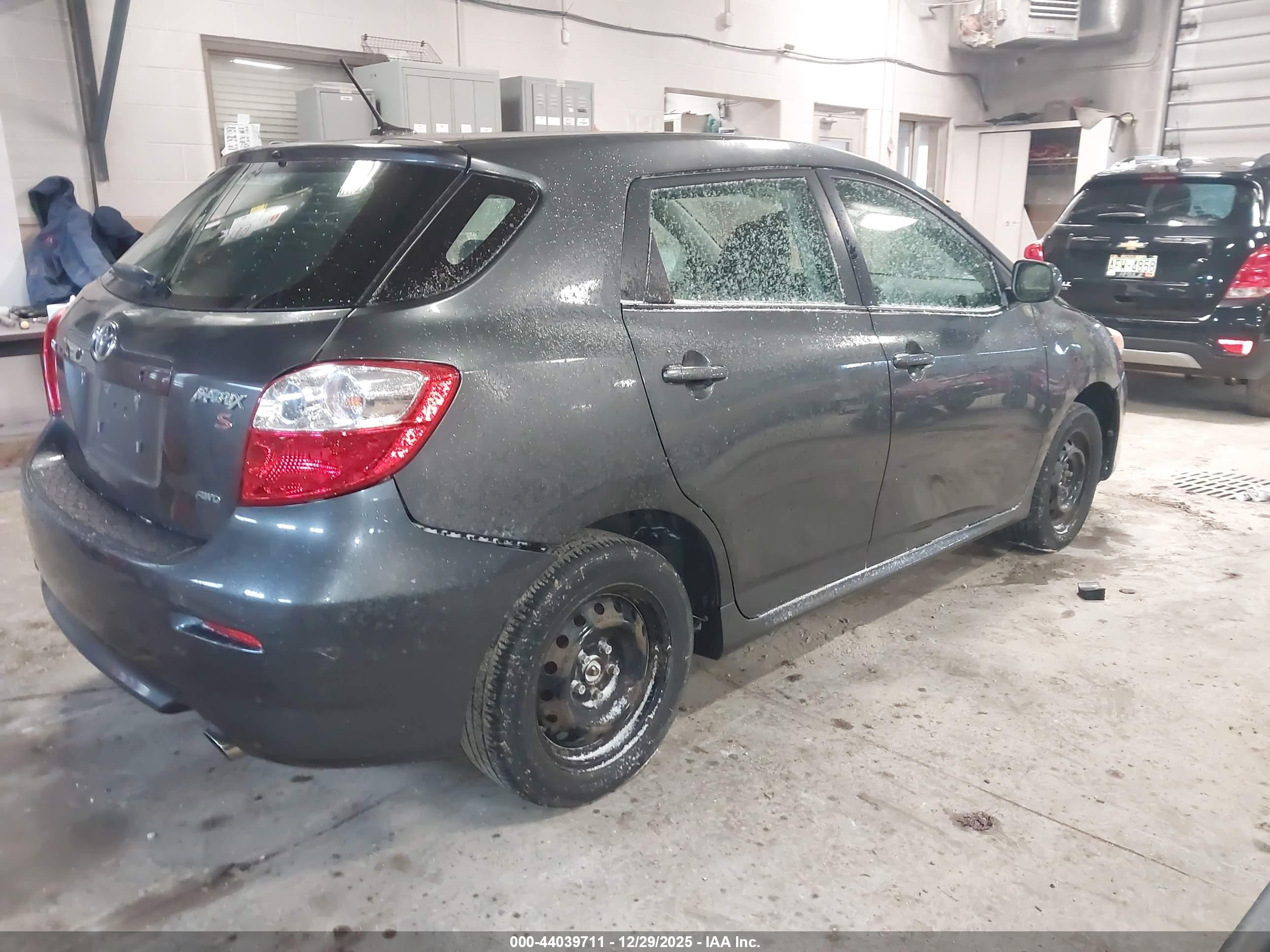 TOYOTA MATRIX image 4