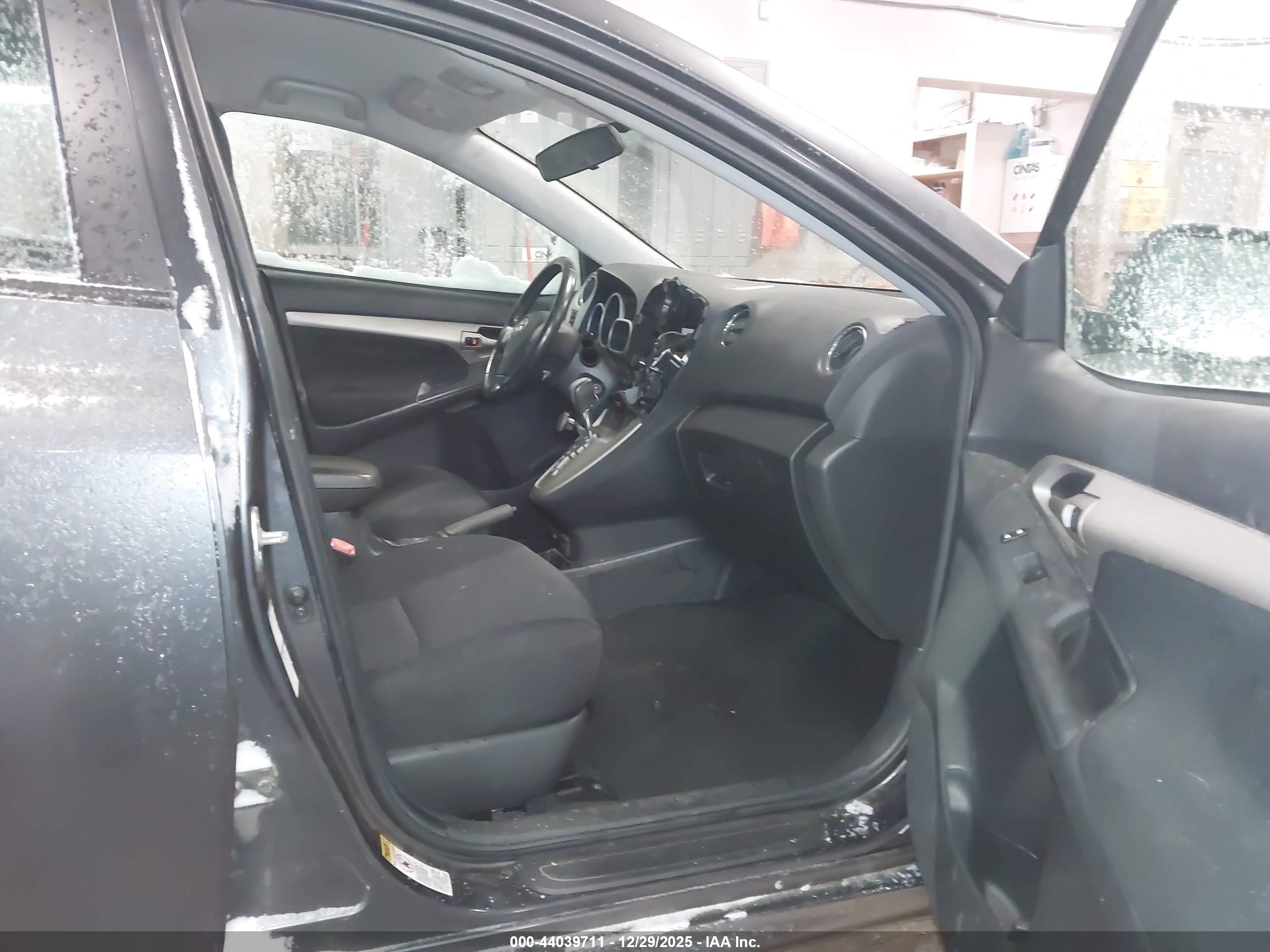 TOYOTA MATRIX image 5