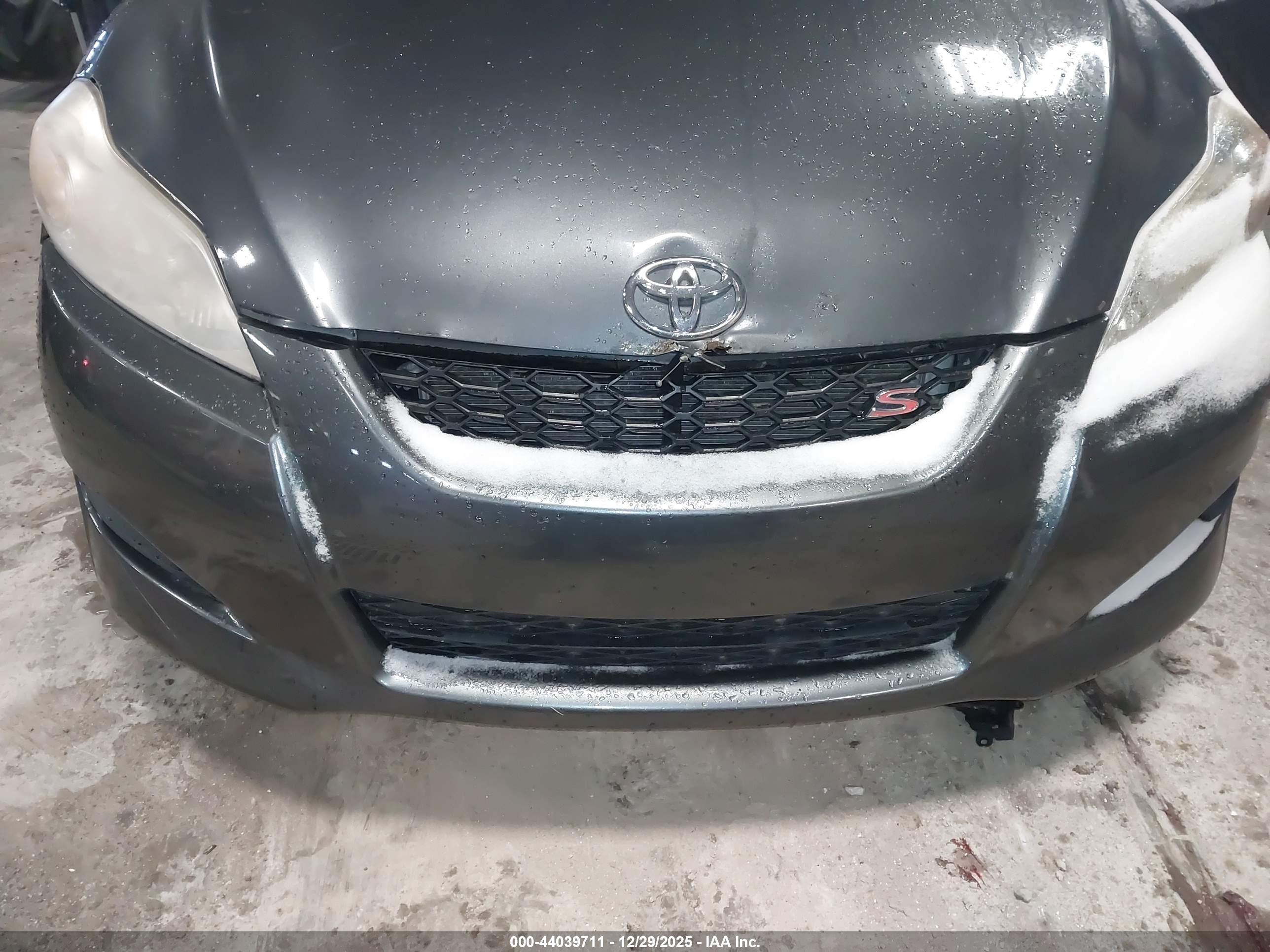 TOYOTA MATRIX image 6