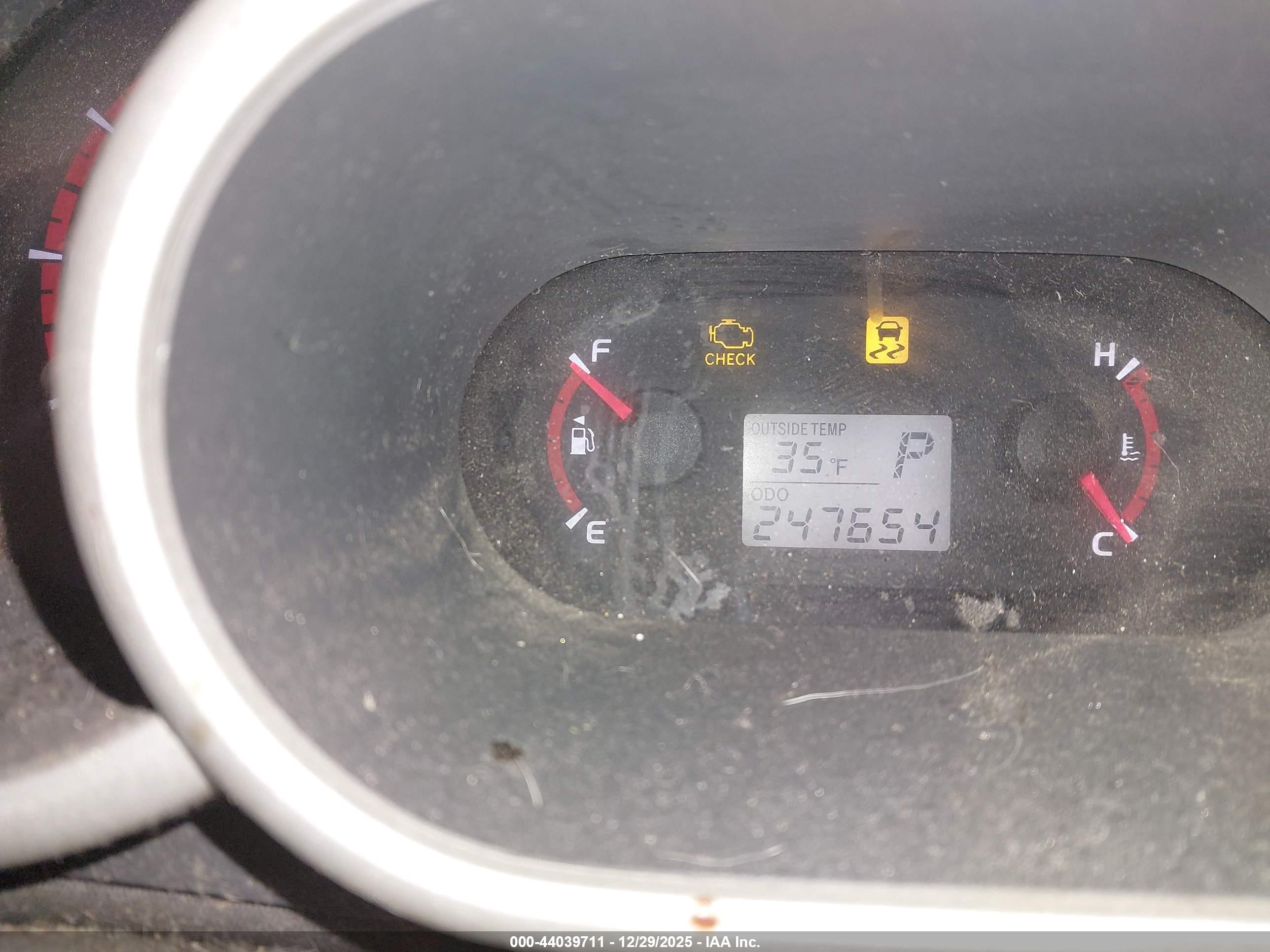 TOYOTA MATRIX image 7