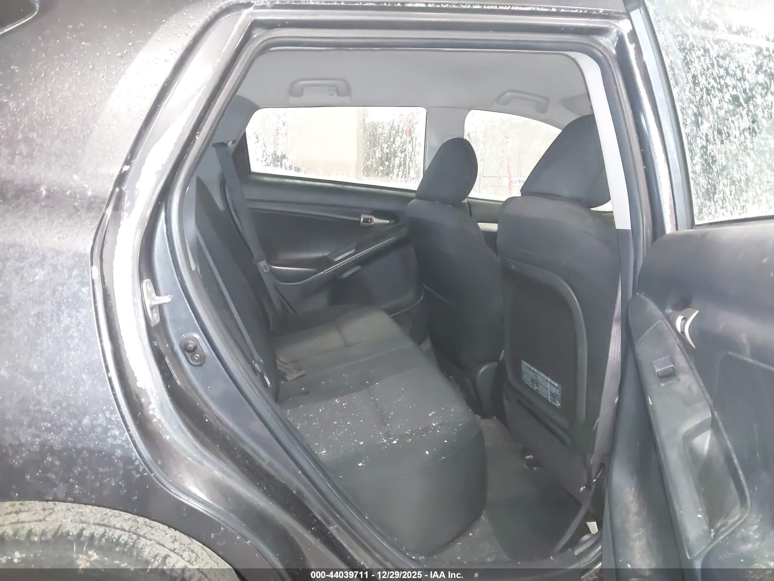 TOYOTA MATRIX image 8
