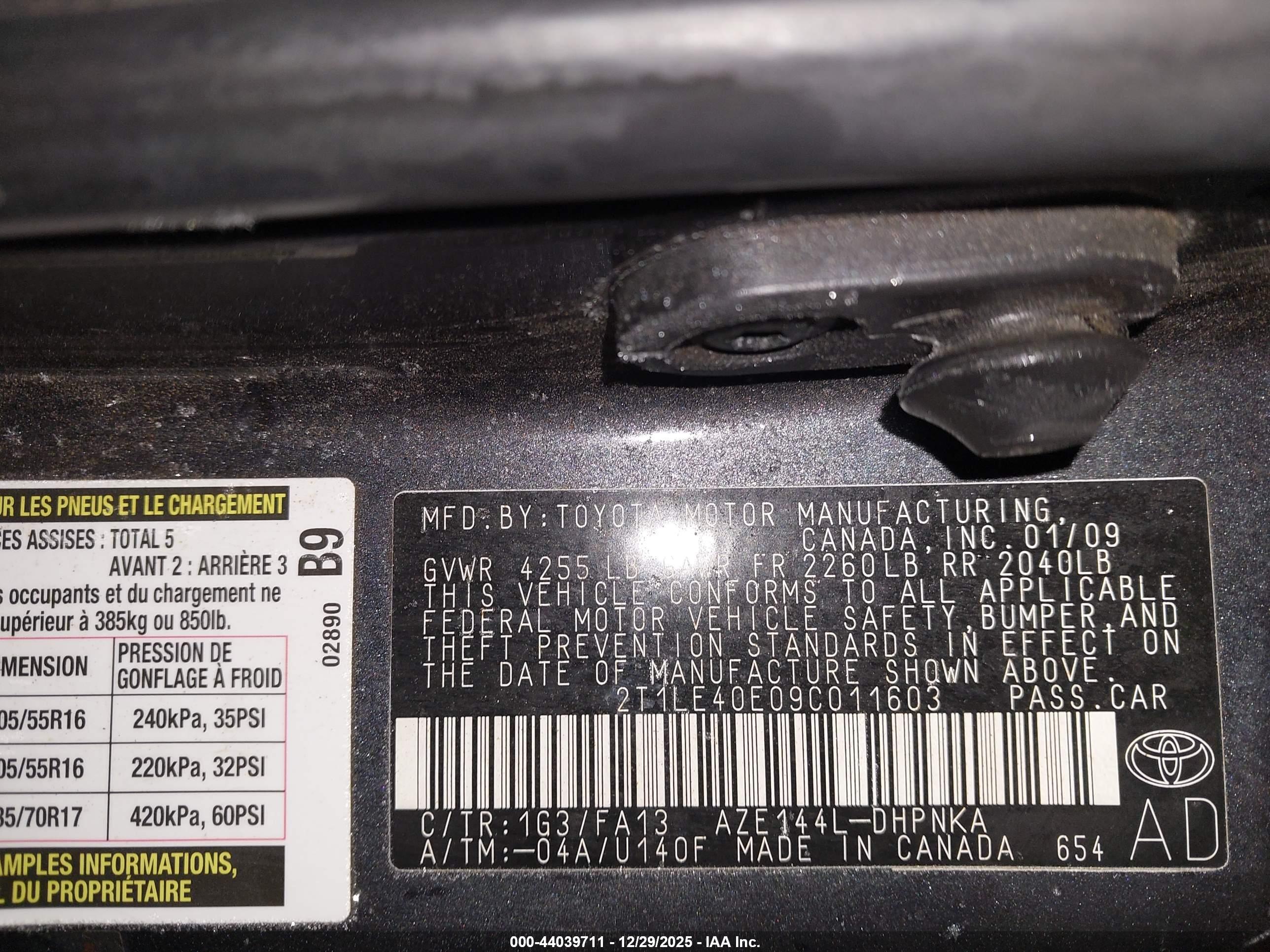 TOYOTA MATRIX image 9