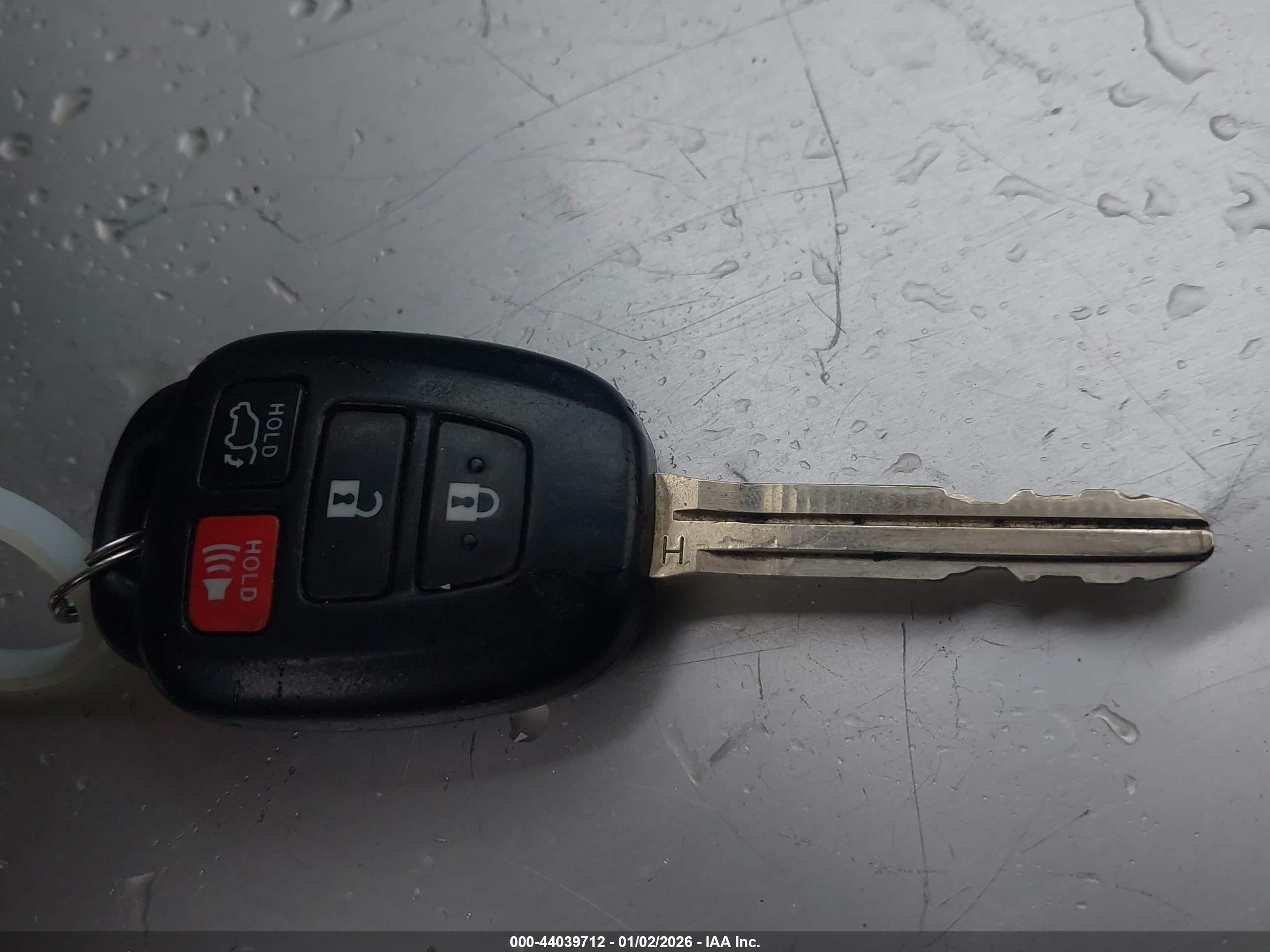 TOYOTA RAV4 image 11
