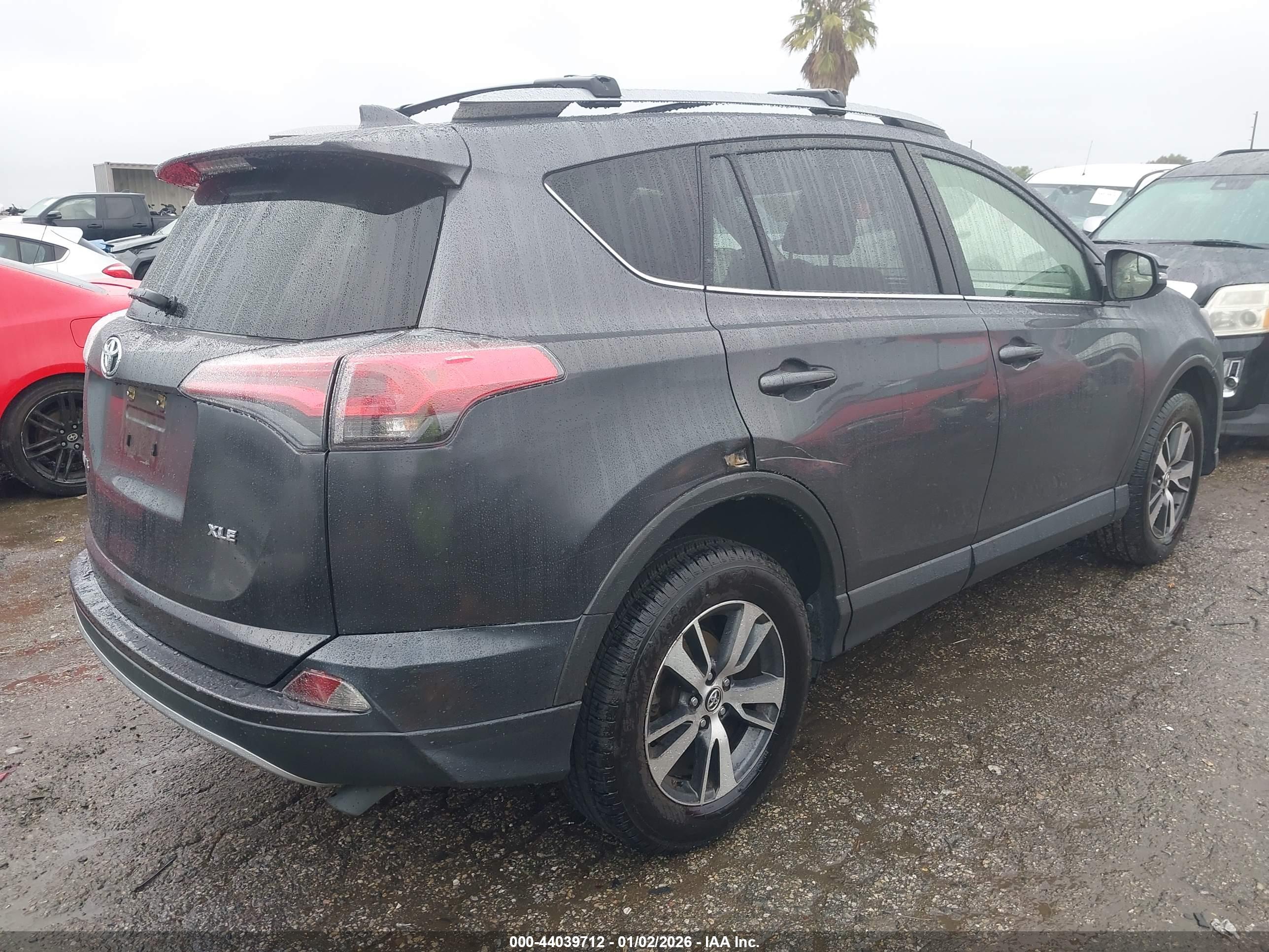 TOYOTA RAV4 image 4