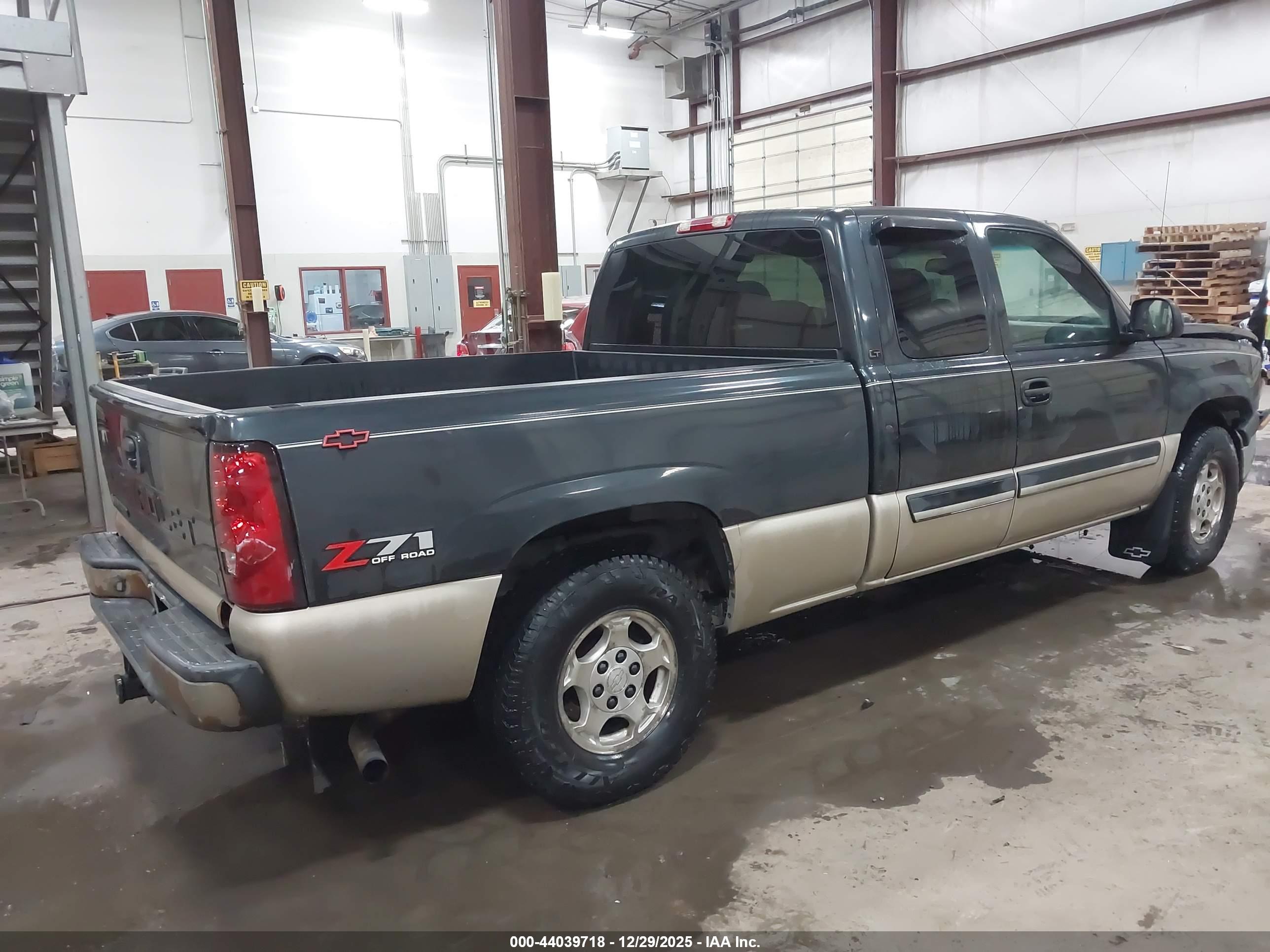 CHEVROLET SILVERADO image 4