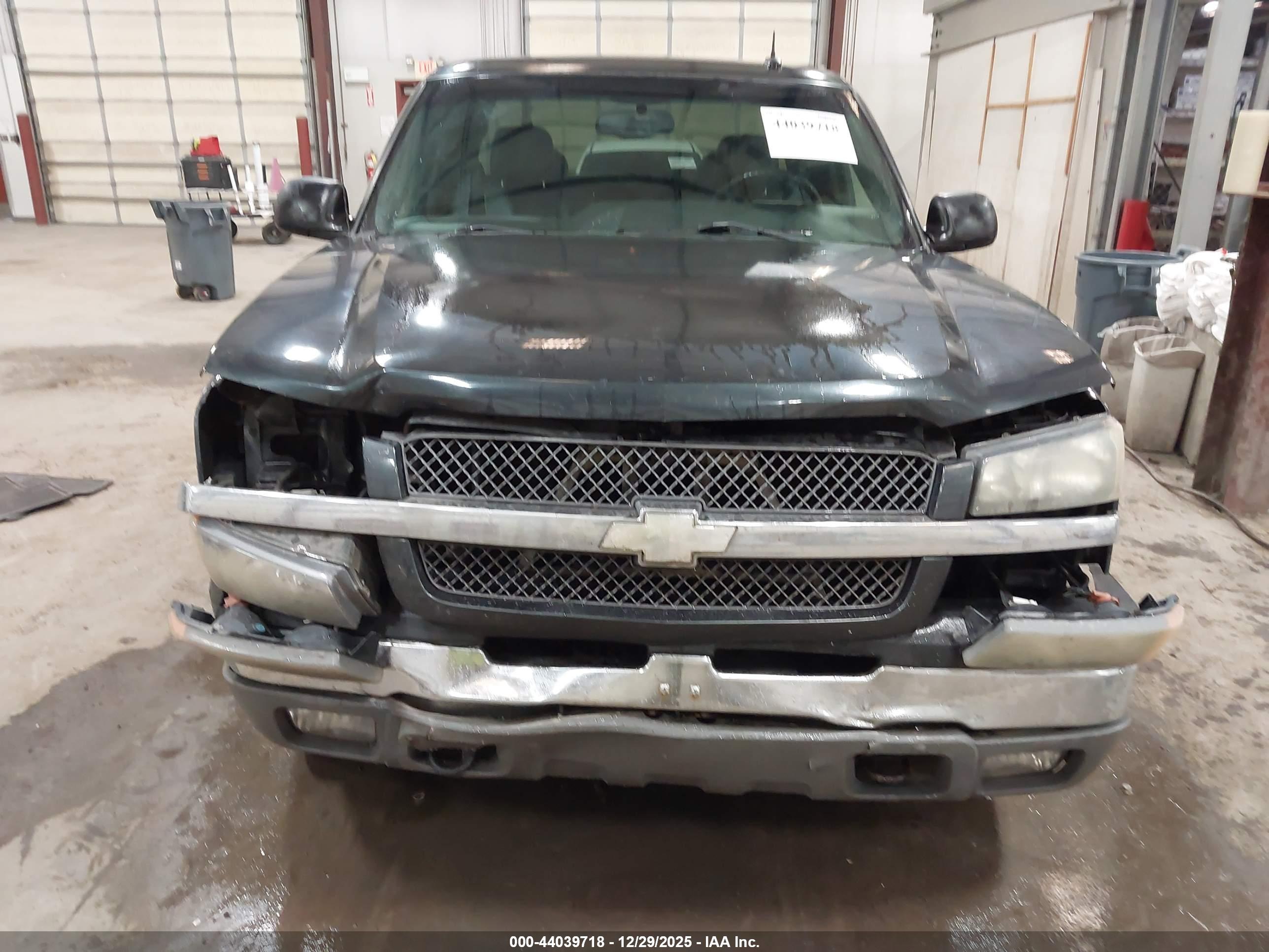 CHEVROLET SILVERADO image 6