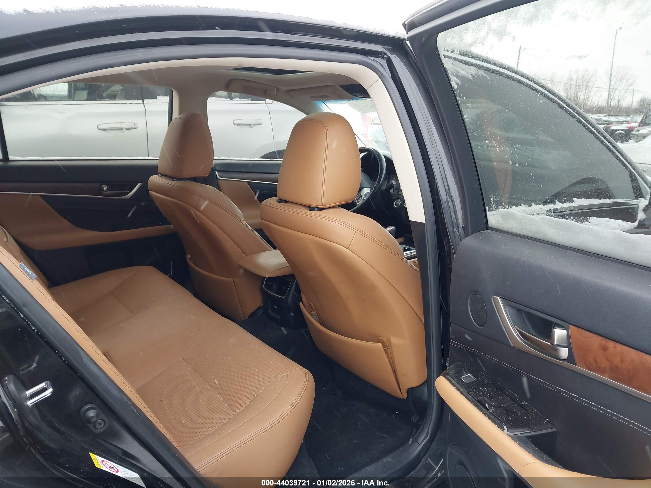 LEXUS GS image 8