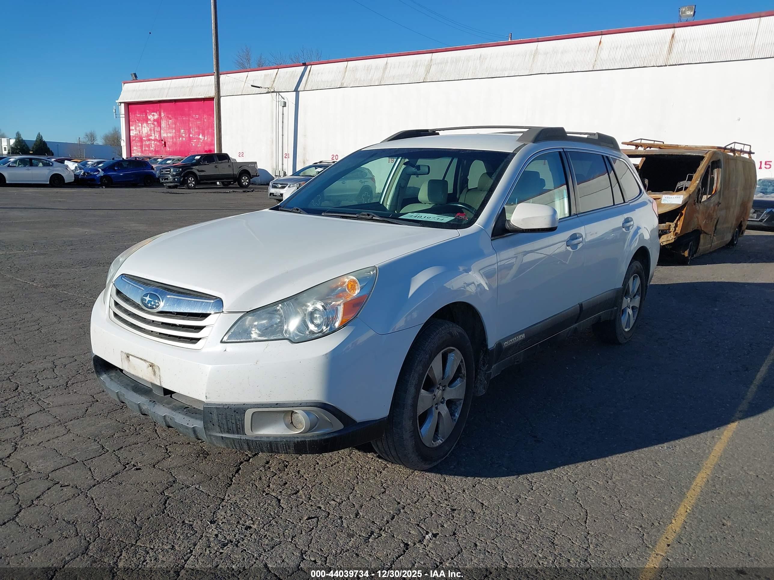 SUBARU OUTBACK image 2