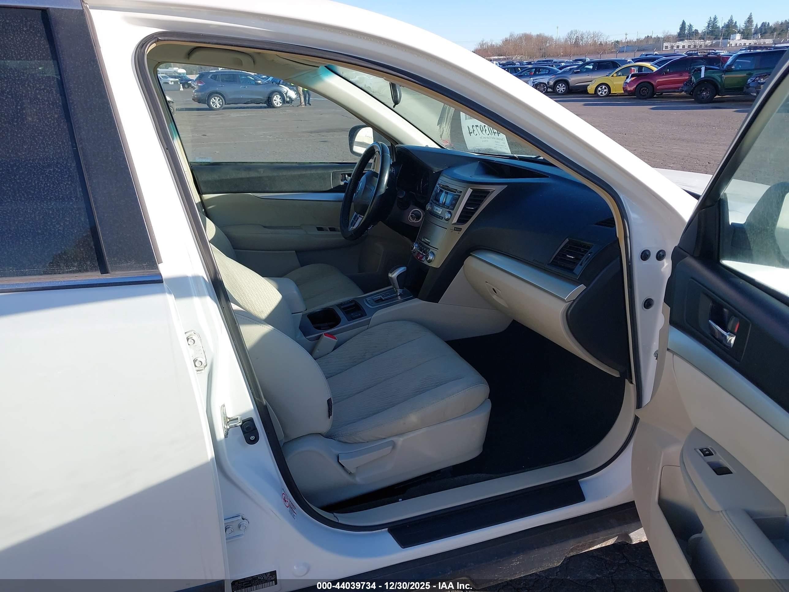 SUBARU OUTBACK image 5