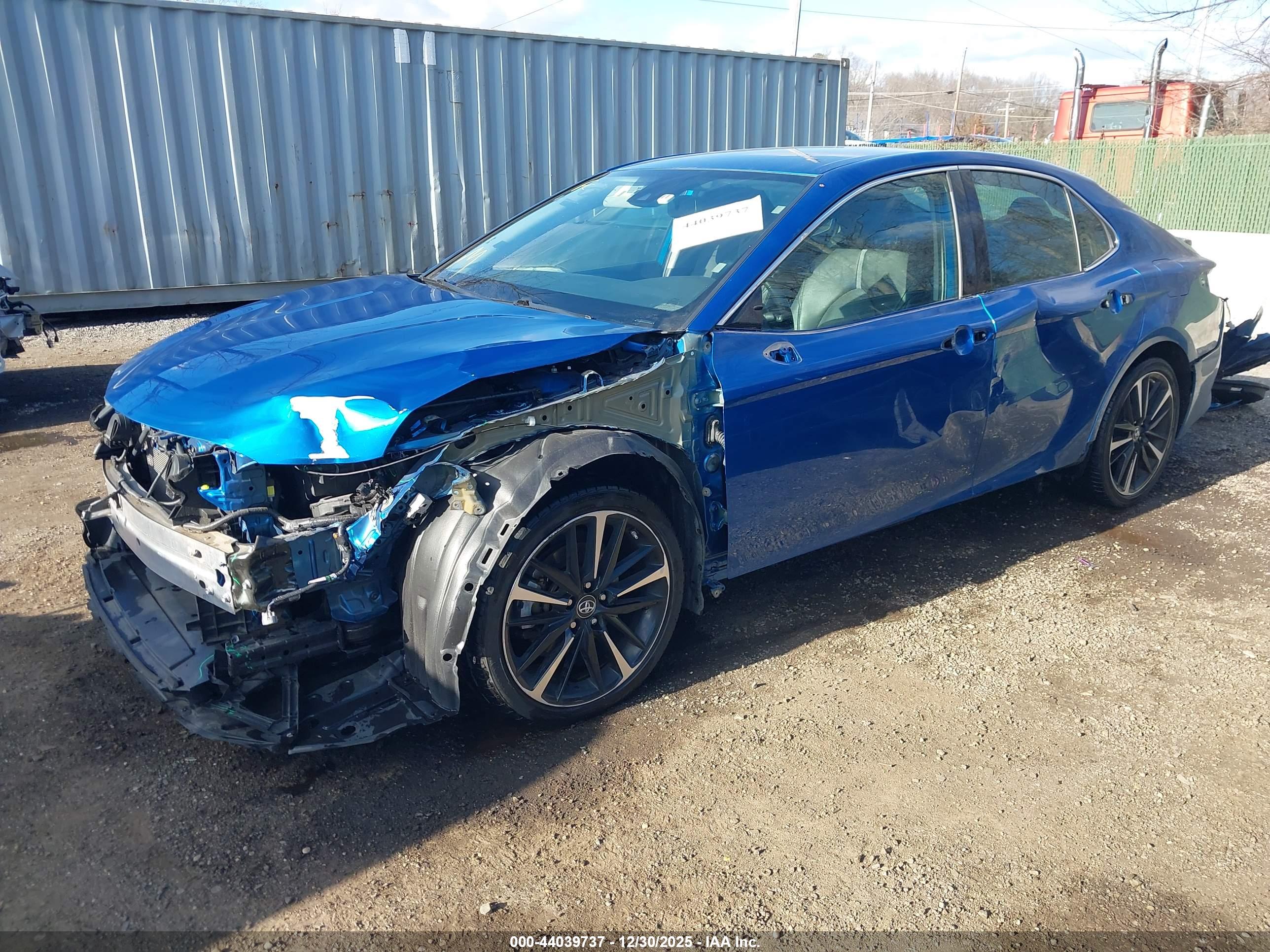 TOYOTA CAMRY image 2