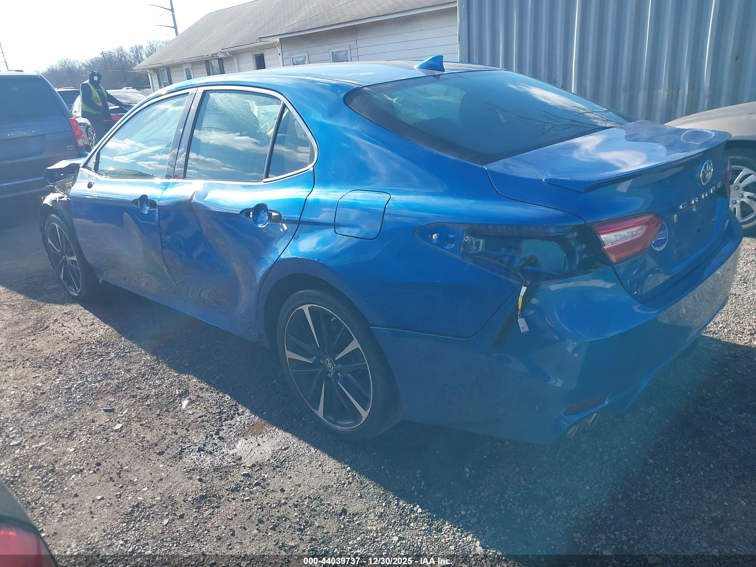 TOYOTA CAMRY image 3