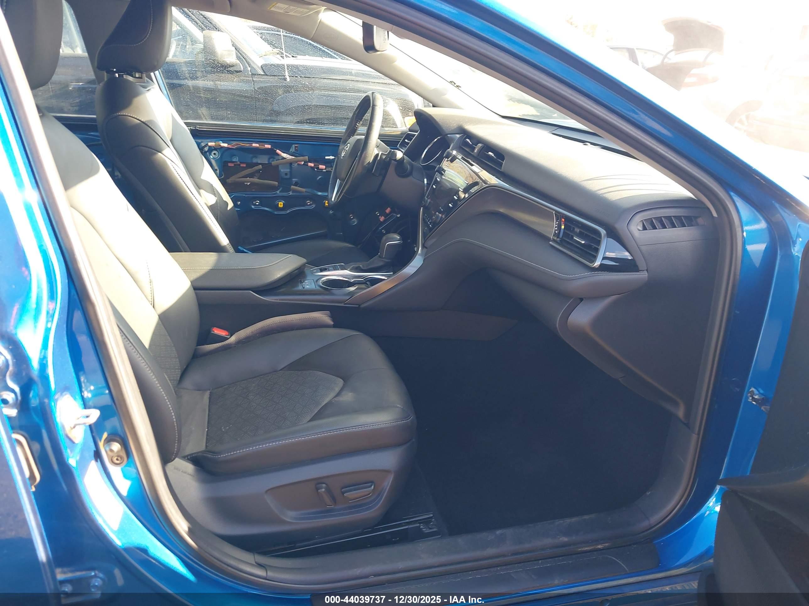 TOYOTA CAMRY image 5