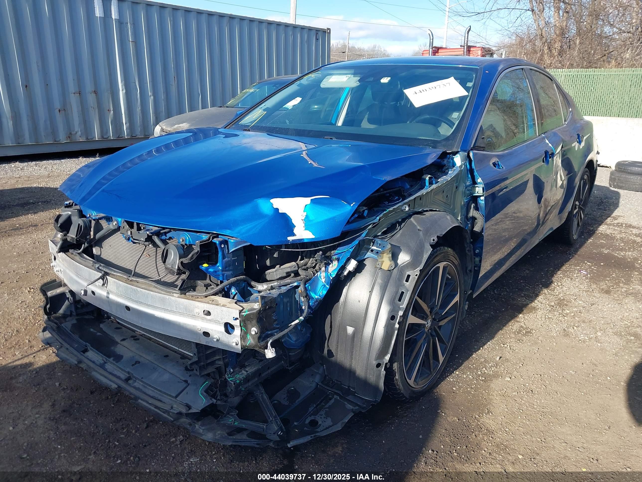 TOYOTA CAMRY image 6