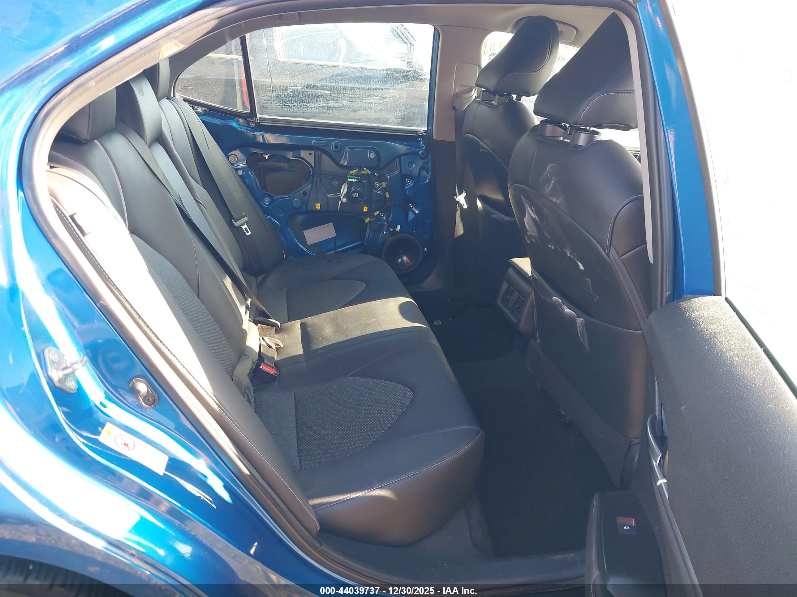 TOYOTA CAMRY image 8