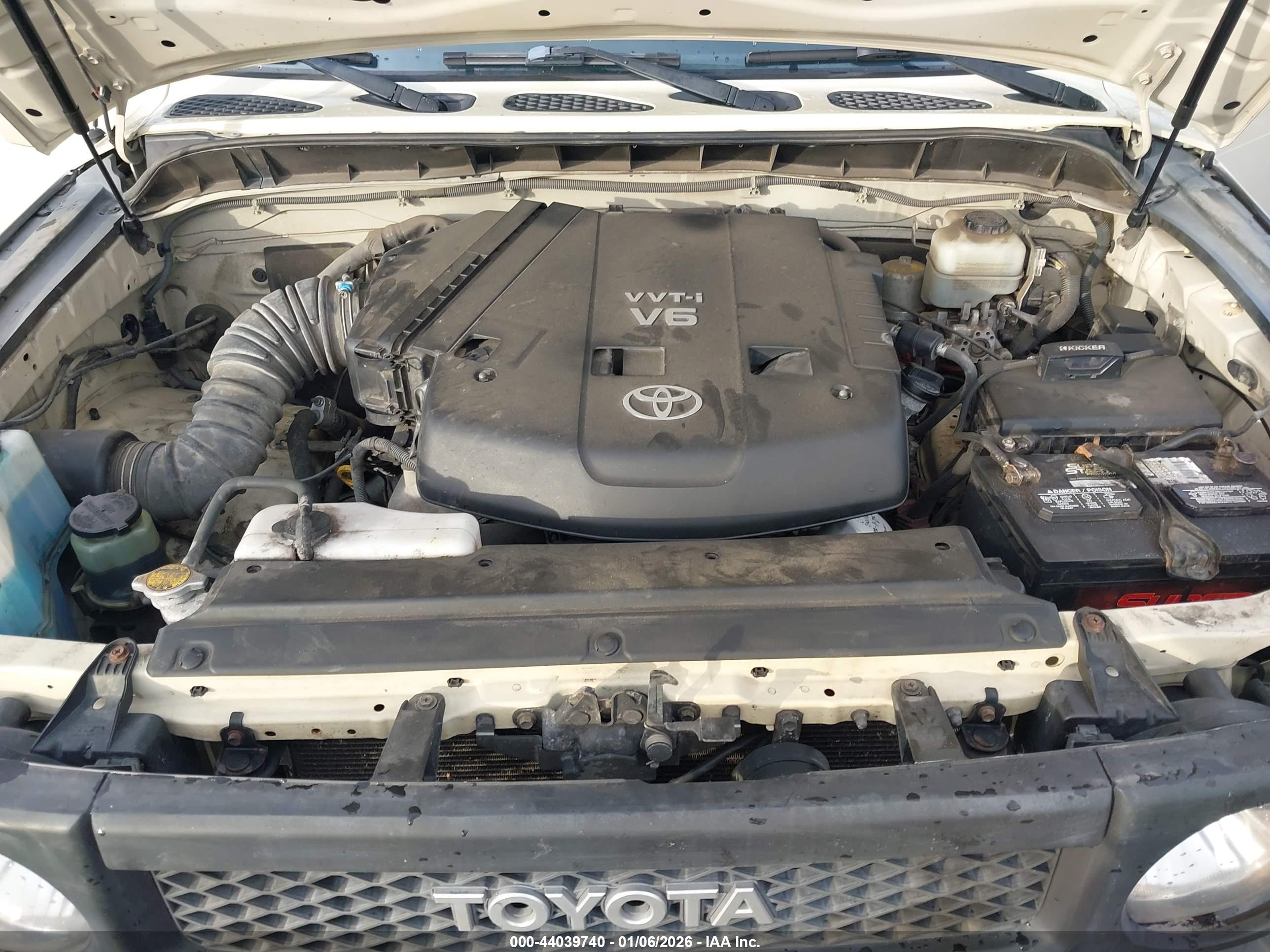 TOYOTA FJ image 10