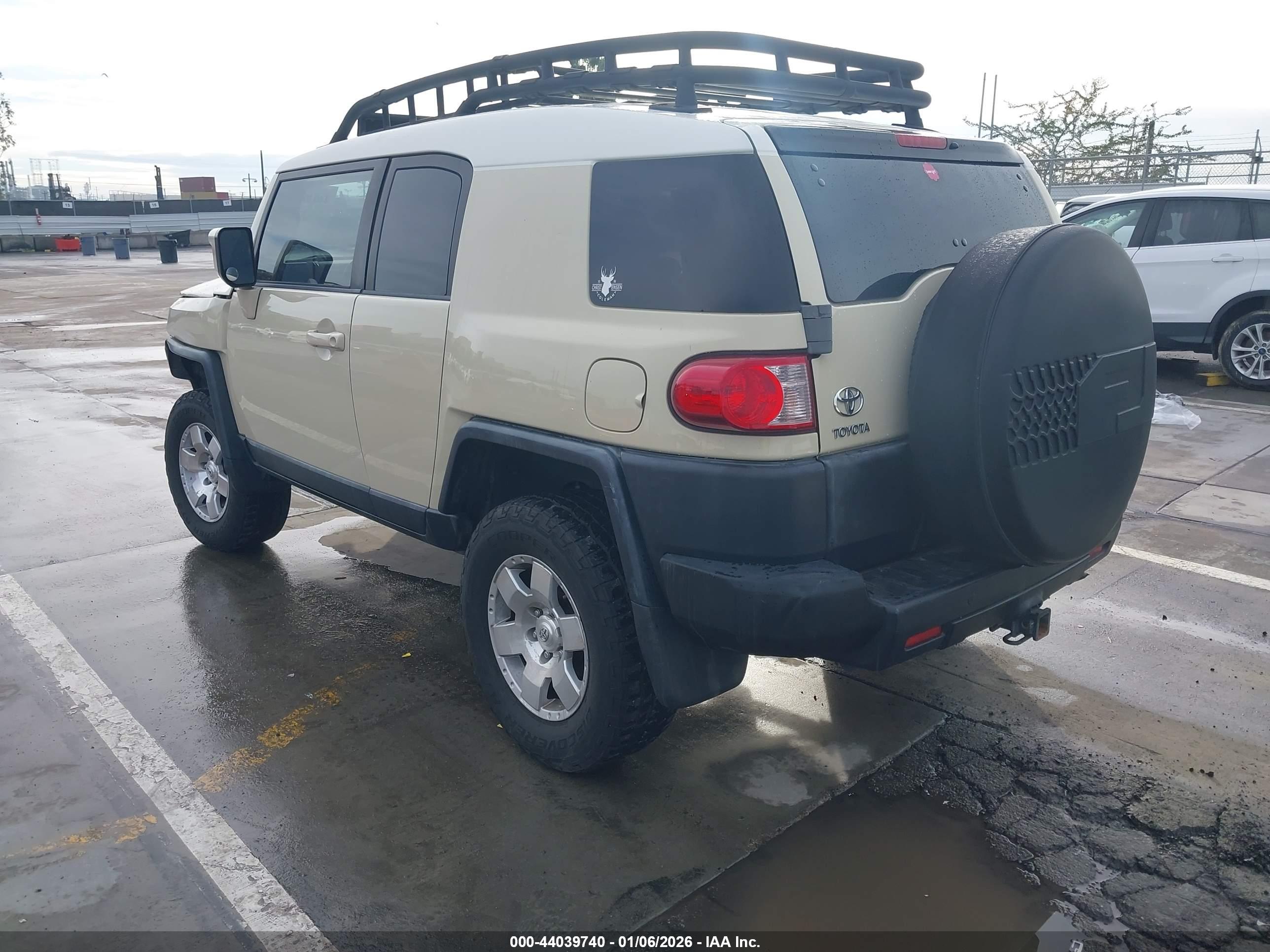 TOYOTA FJ image 3