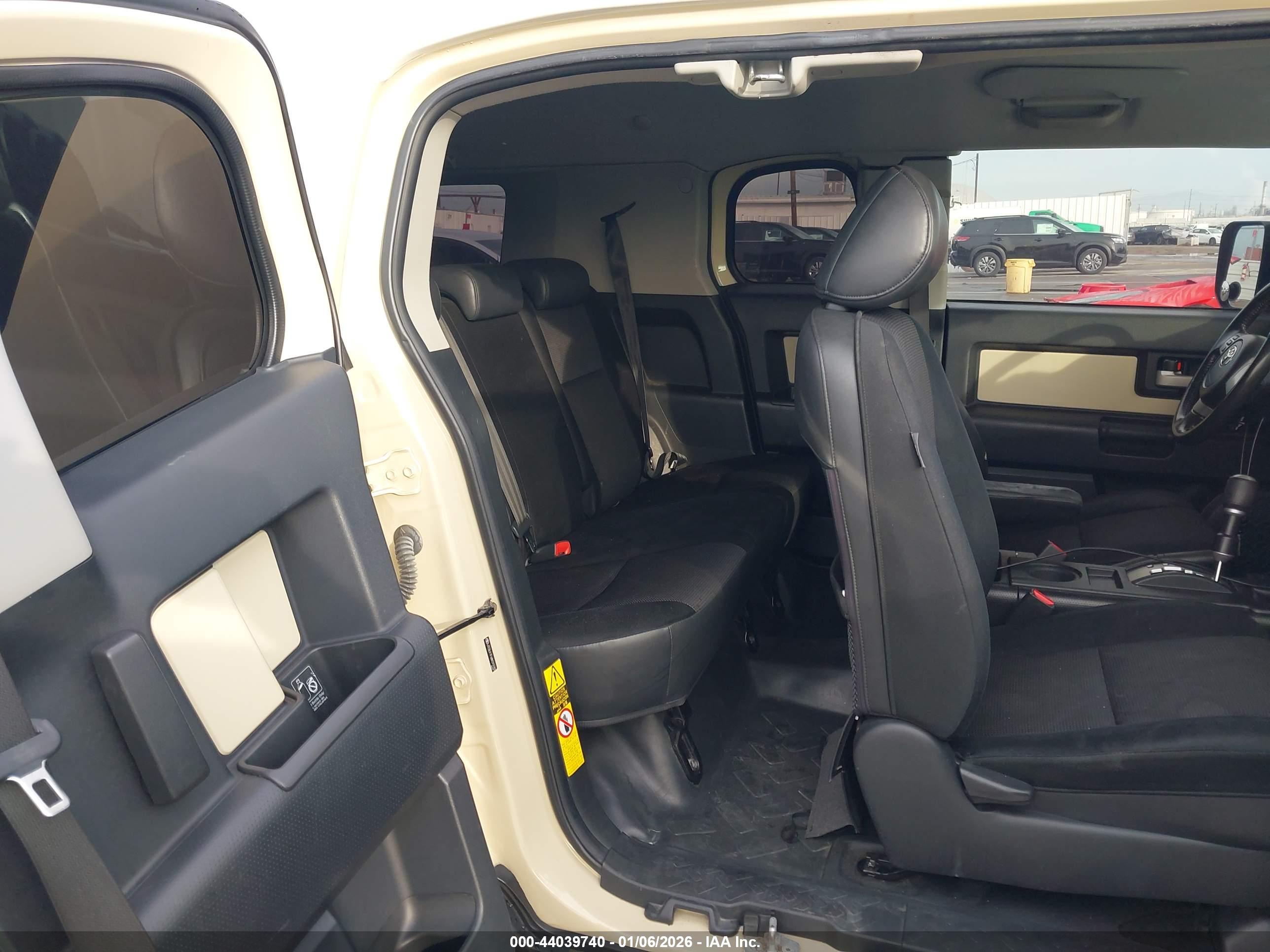 TOYOTA FJ image 8