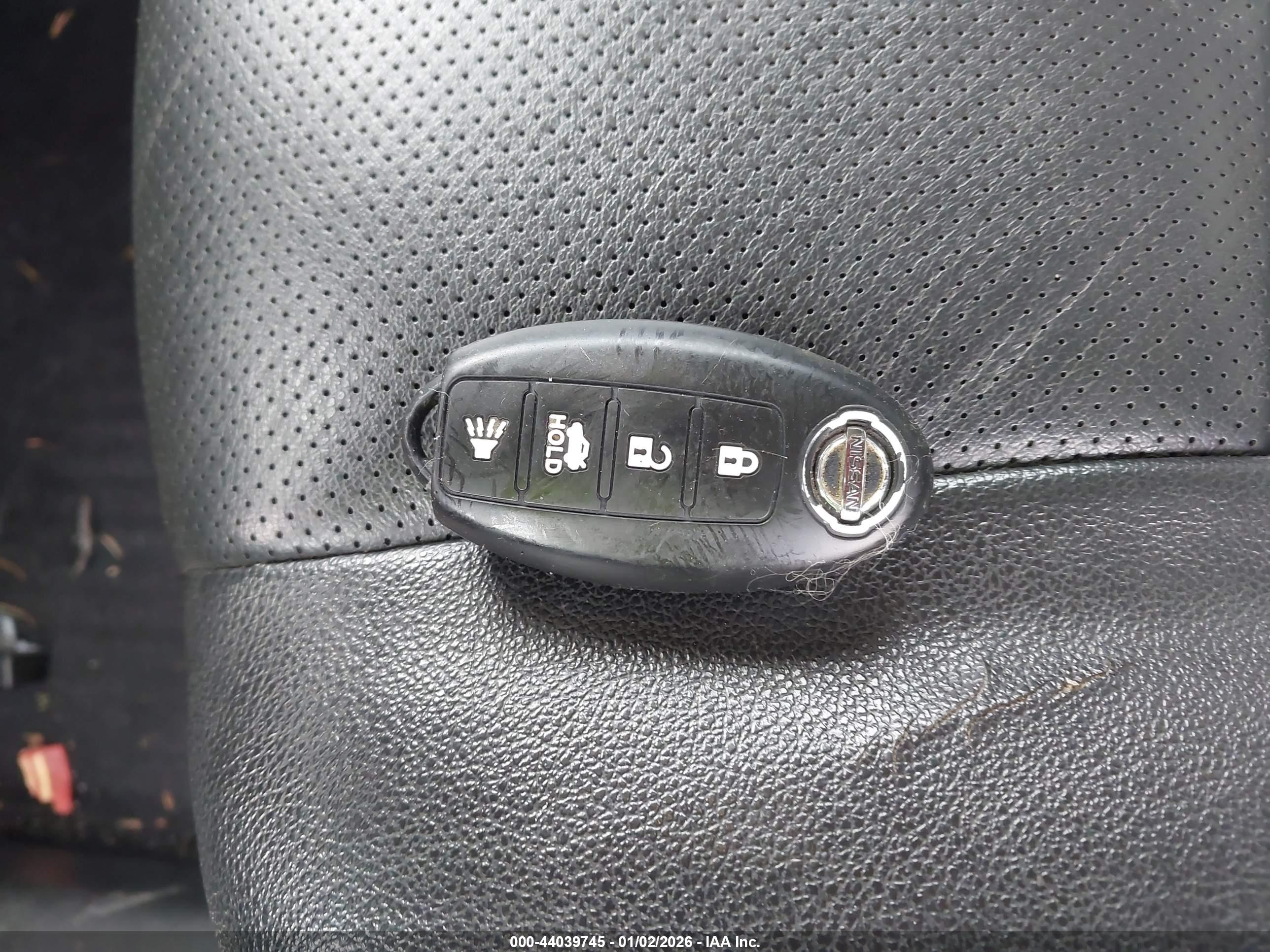 NISSAN ROGUE image 11