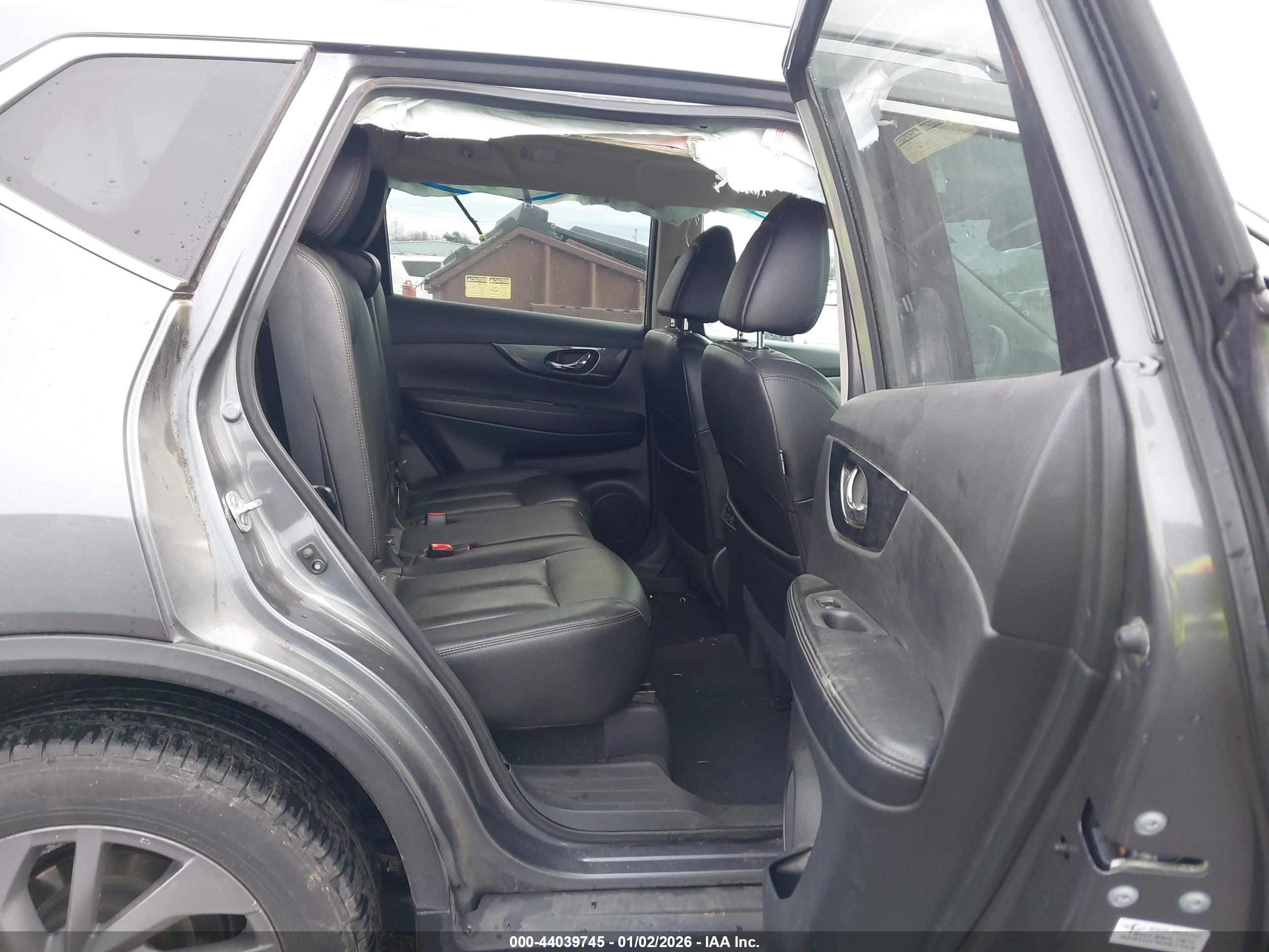 NISSAN ROGUE image 8