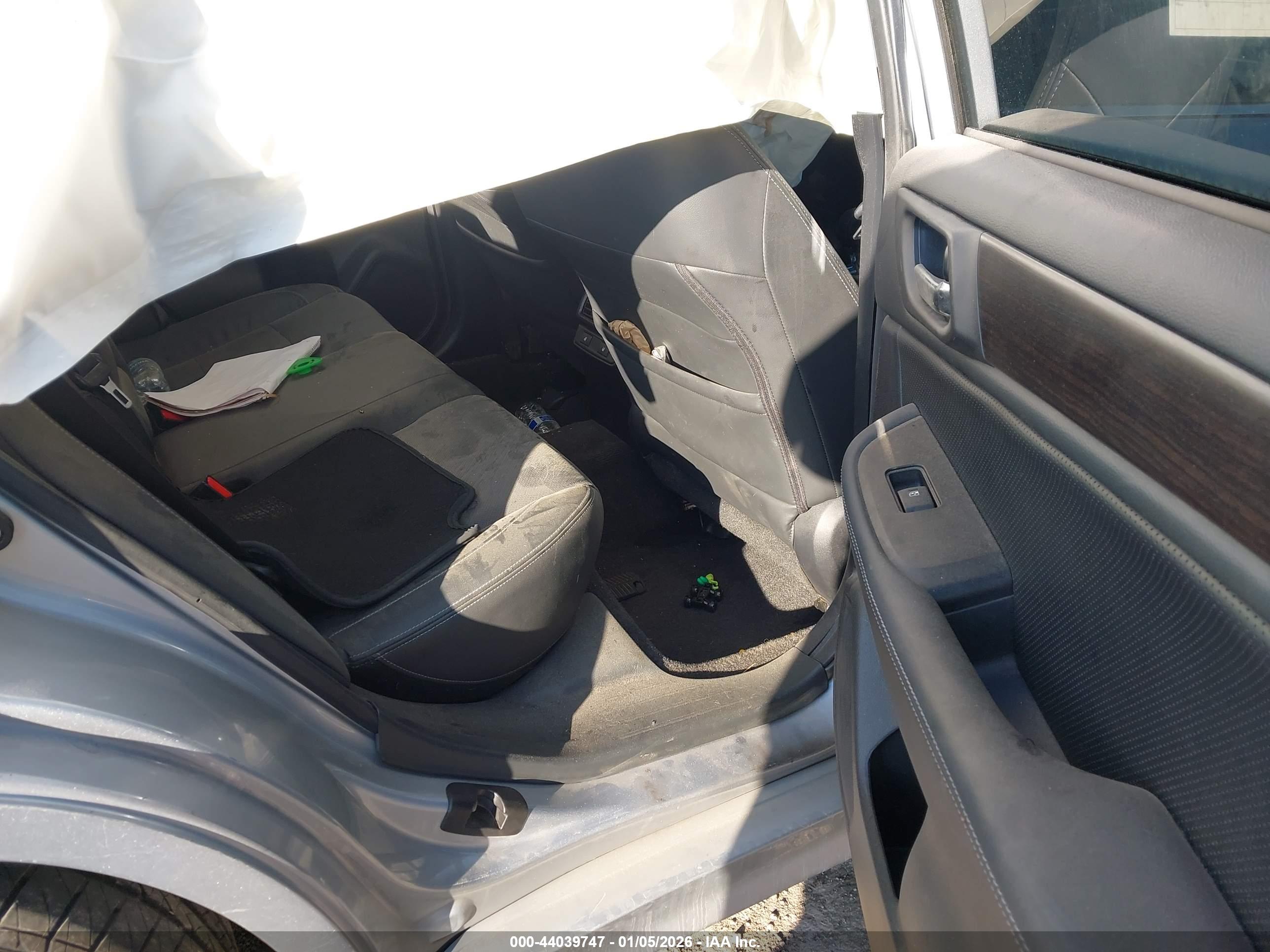 SUBARU LEGACY image 8