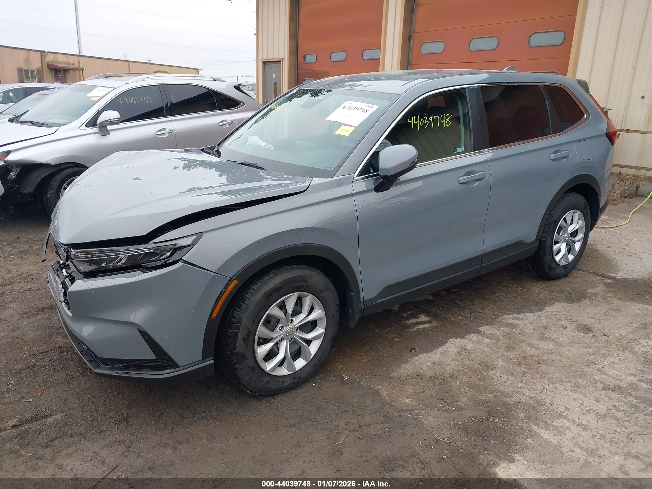 HONDA CR-V image 2
