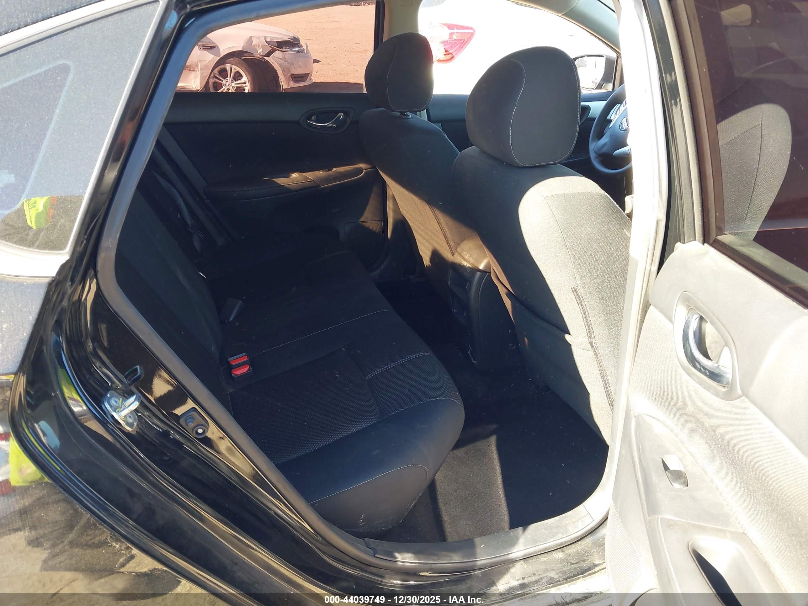 NISSAN SENTRA image 8