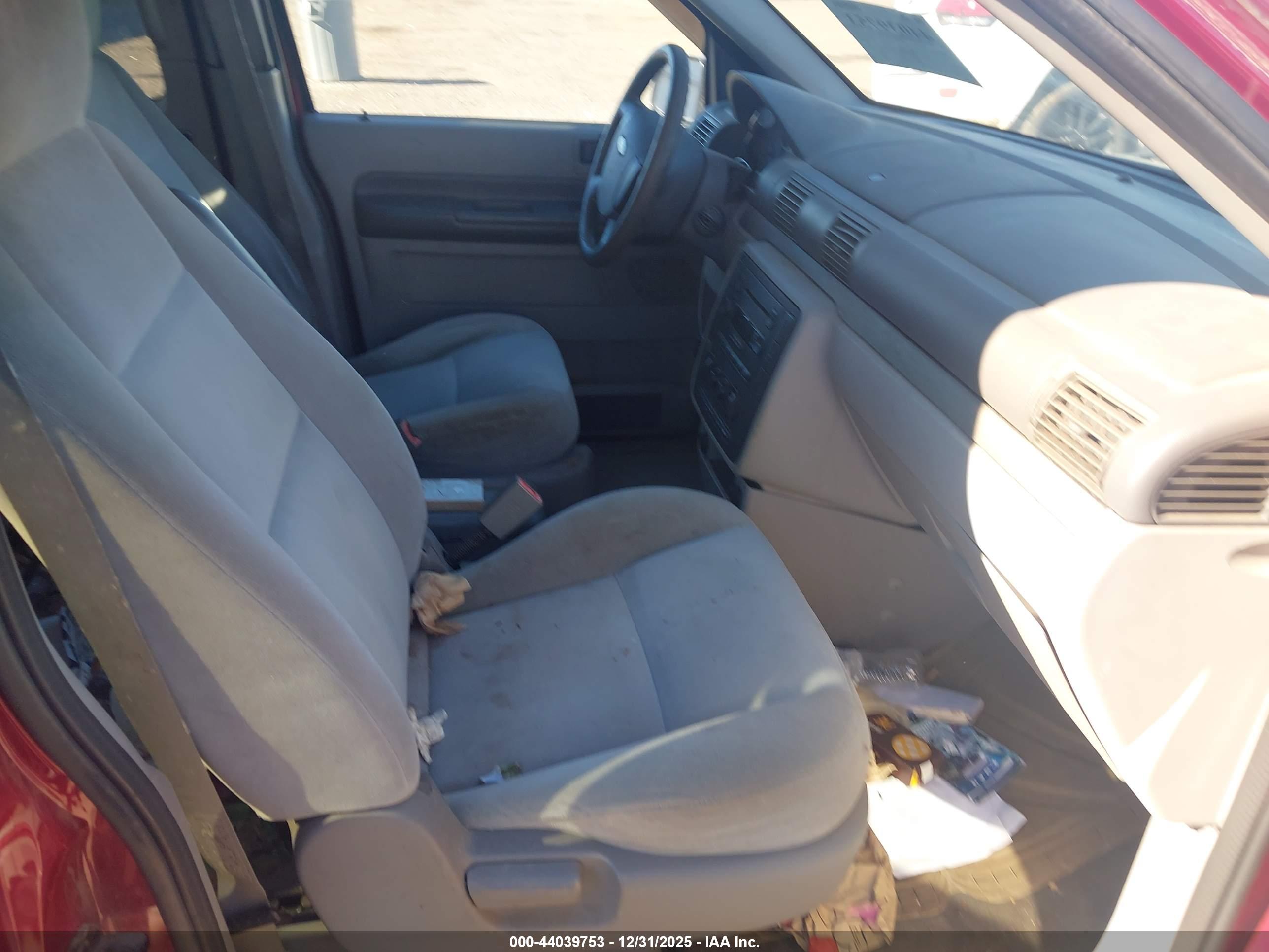 FORD FREESTAR image 5